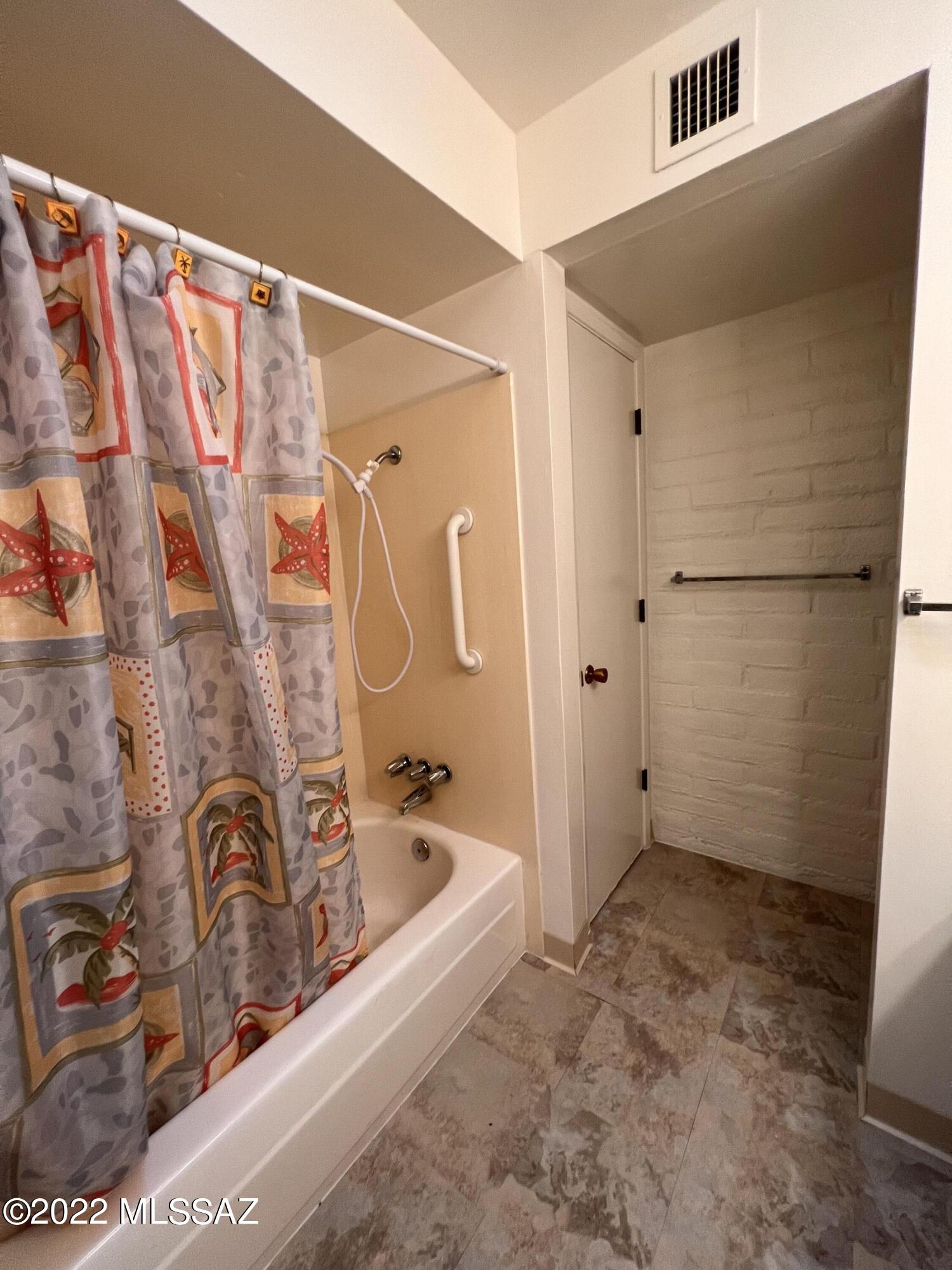 Tucson North Townhome Apts. - Residential Lease