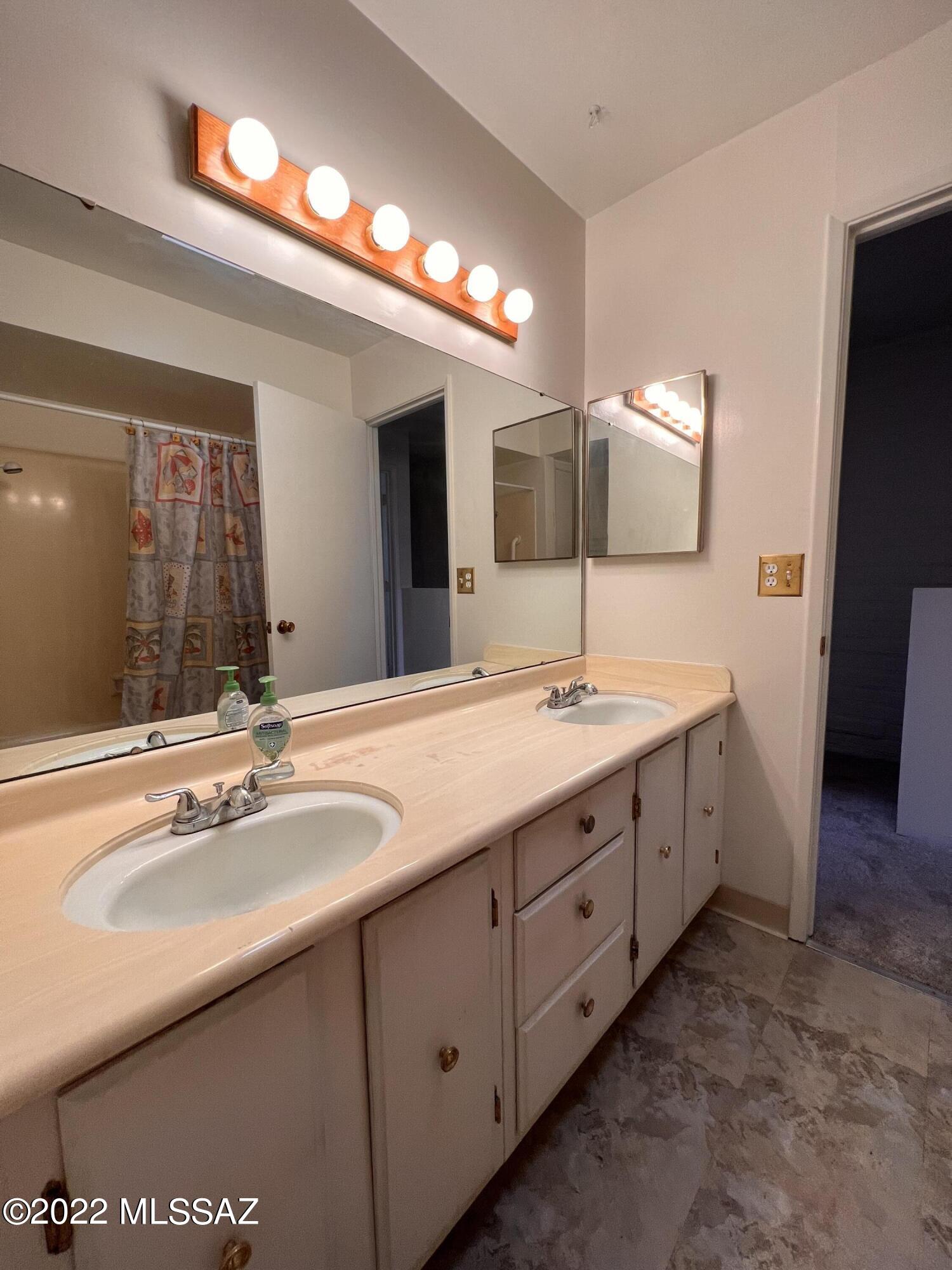 Tucson North Townhome Apts. - Residential Lease