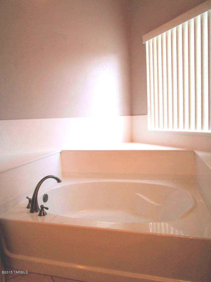 New Tucson Unit NO. 8 (1-455) - Residential Lease