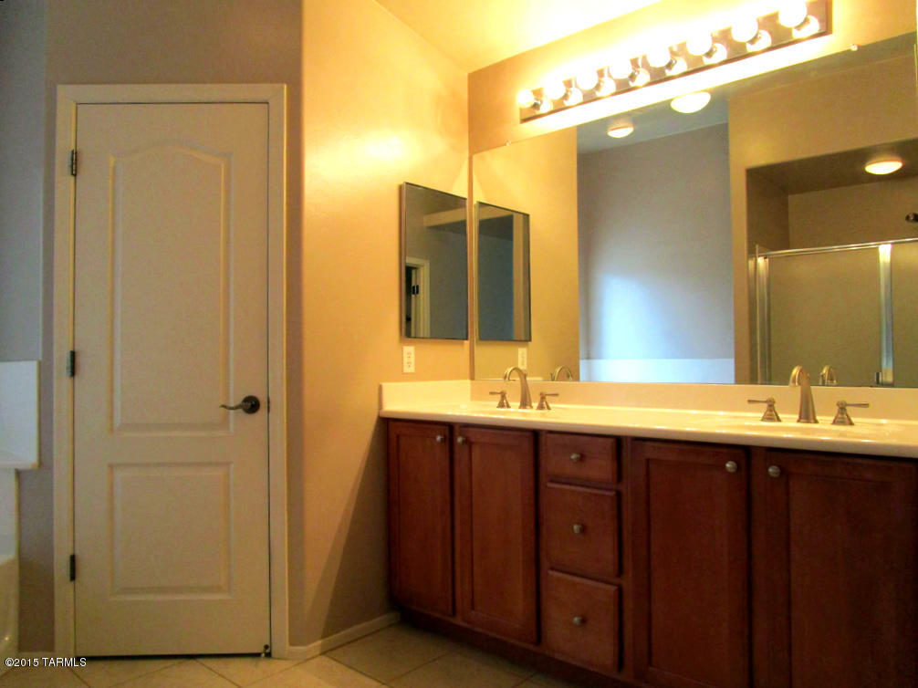 New Tucson Unit NO. 8 (1-455) - Residential Lease