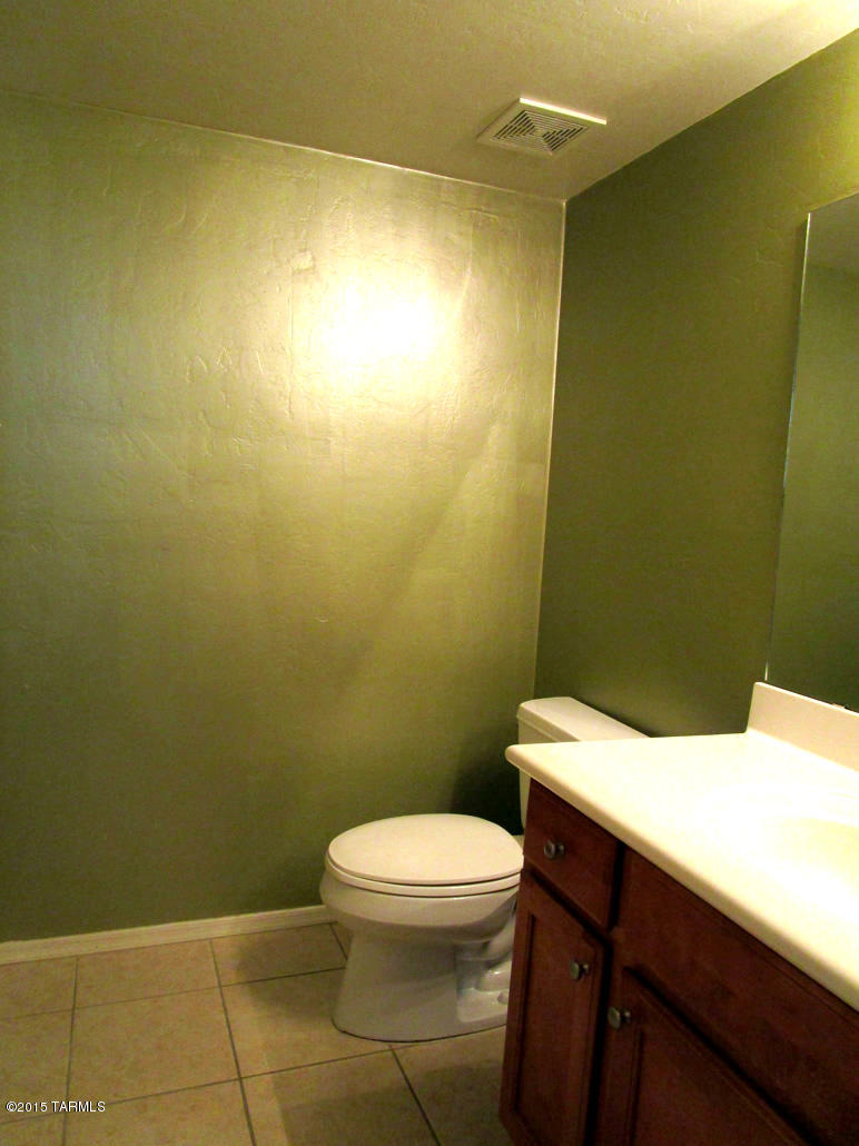 New Tucson Unit NO. 8 (1-455) - Residential Lease
