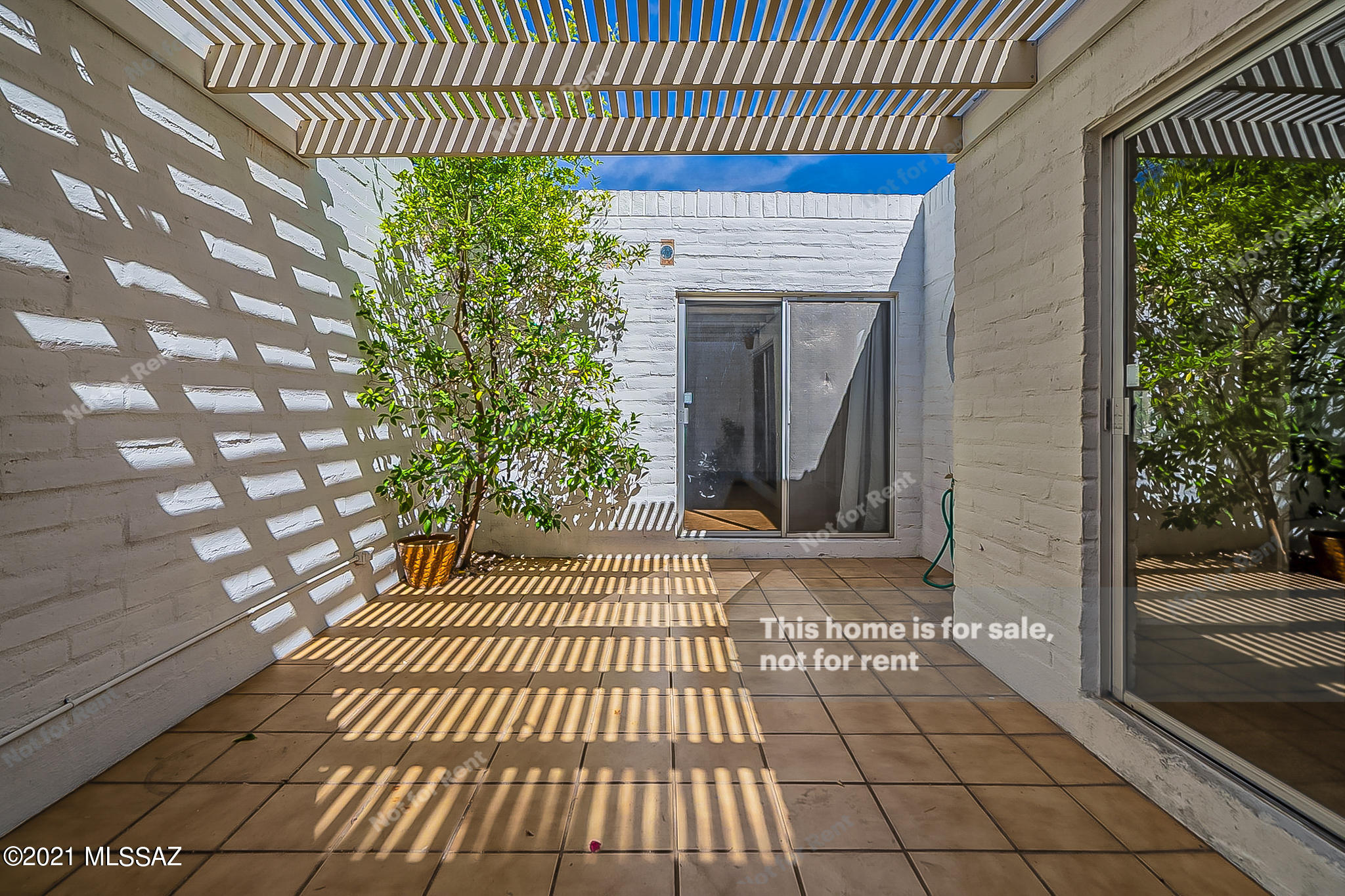 Las Lomitas (1) - Residential