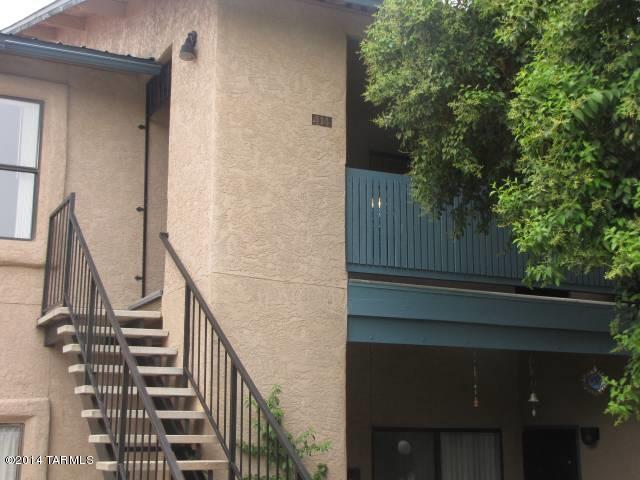 Nice Eastside condo Community-Rincon Village upstairs 2 bedroom. 2 bath, walk-in closet, ceiling fans. Small Balcony-Community pool, Tennis & Racquetball.