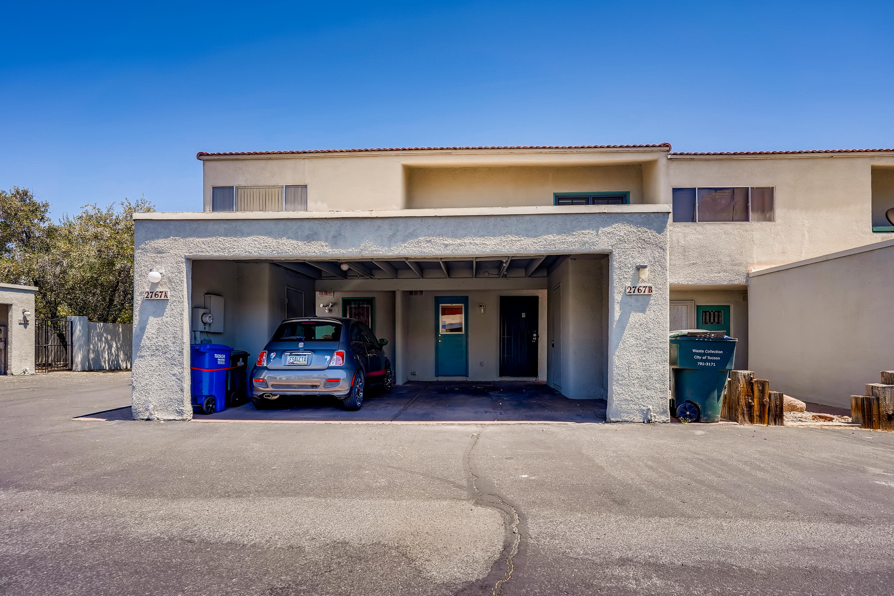 Come check out this cozy 2 bedroom, 2.5 bathroom townhome in the peaceful Haven Ridge community! The kitchen features gleaming white appliances and plenty of storage space. After a long day, head upstairs to the primary bedroom suite which features a walk-in closet, a private bathroom, a vaulted ceiling, and a private balcony. On a hot day, head over to the community pool to cool off. Fantastic location on the doorstep of Morgan Maxwell K-8 School and about a 5 minute drive from Starr Pass Golf Club!