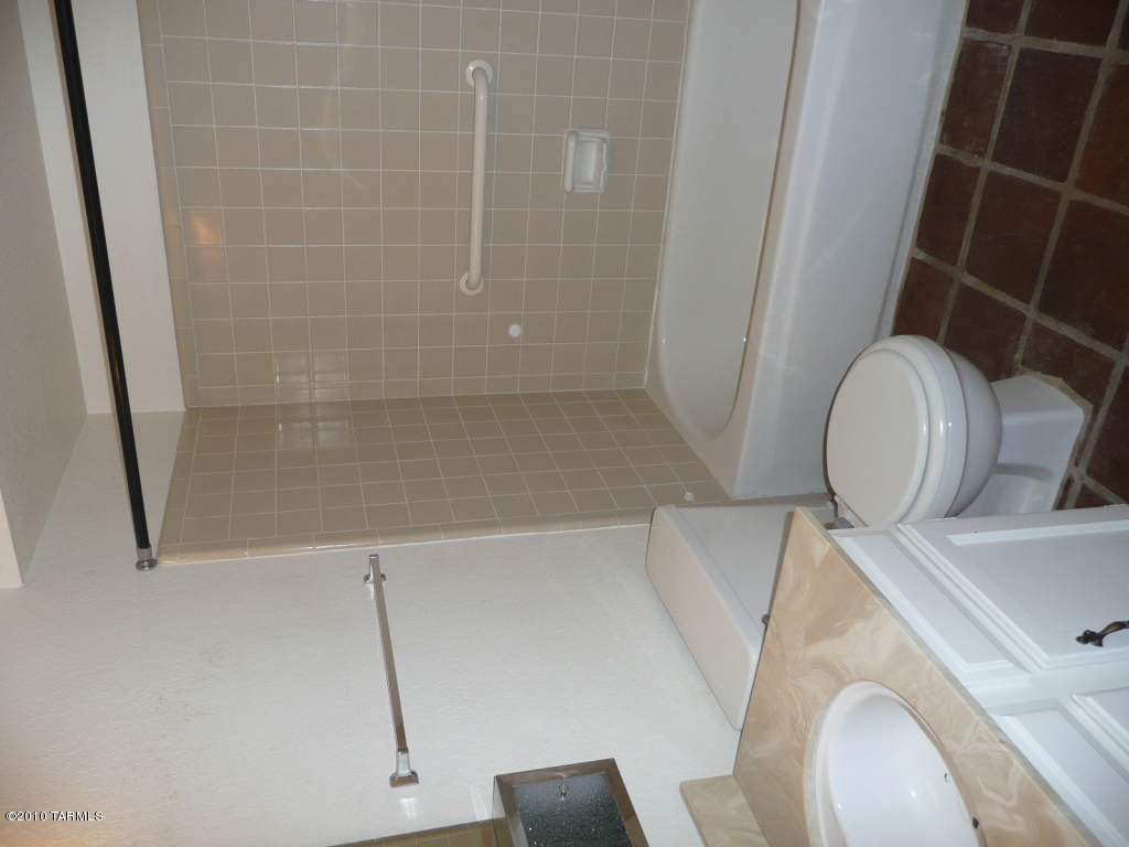 Kingswood Unit 3 (166-263) - Residential Lease