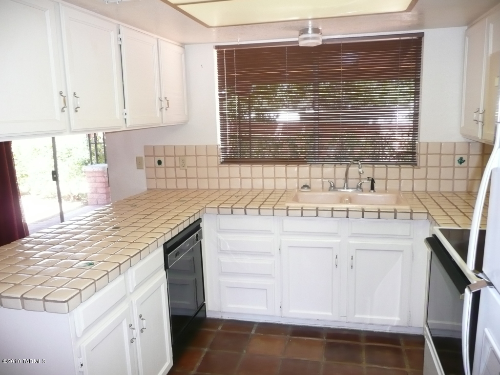 Kingswood Unit 3 (166-263) - Residential Lease
