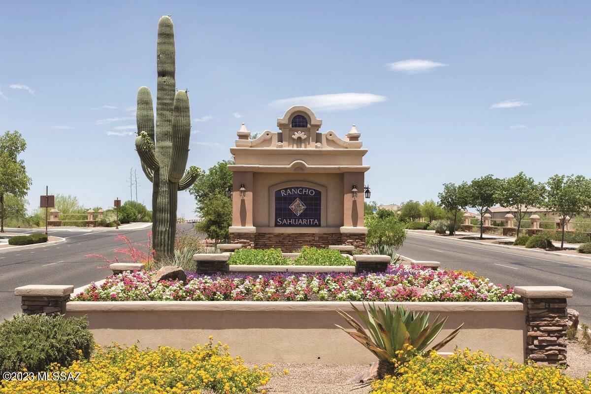 Entrada Del Pueblo - Residential