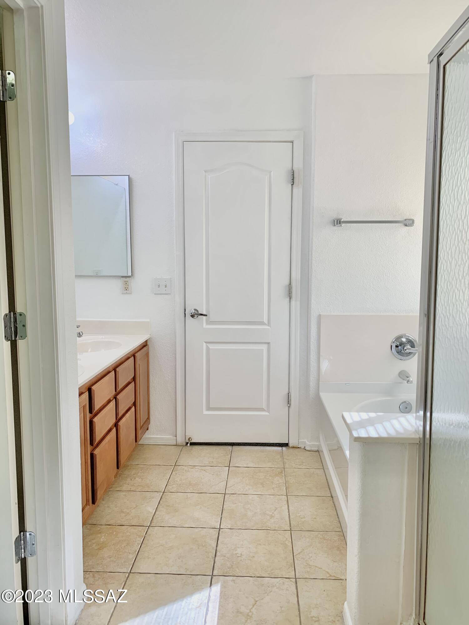 Presidio Del Cielo (1-425) - Residential Lease