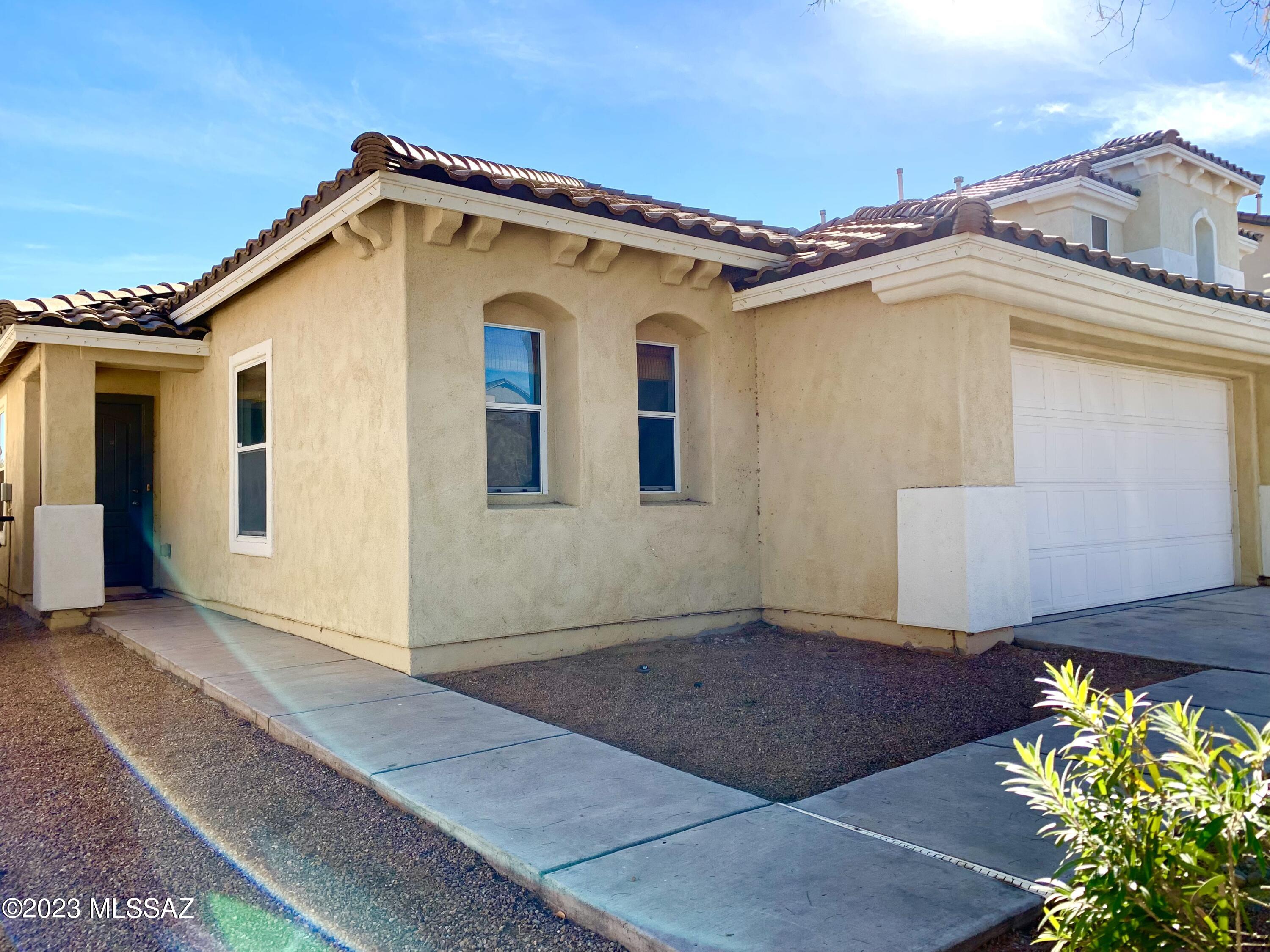 Presidio Del Cielo (1-425) - Residential Lease