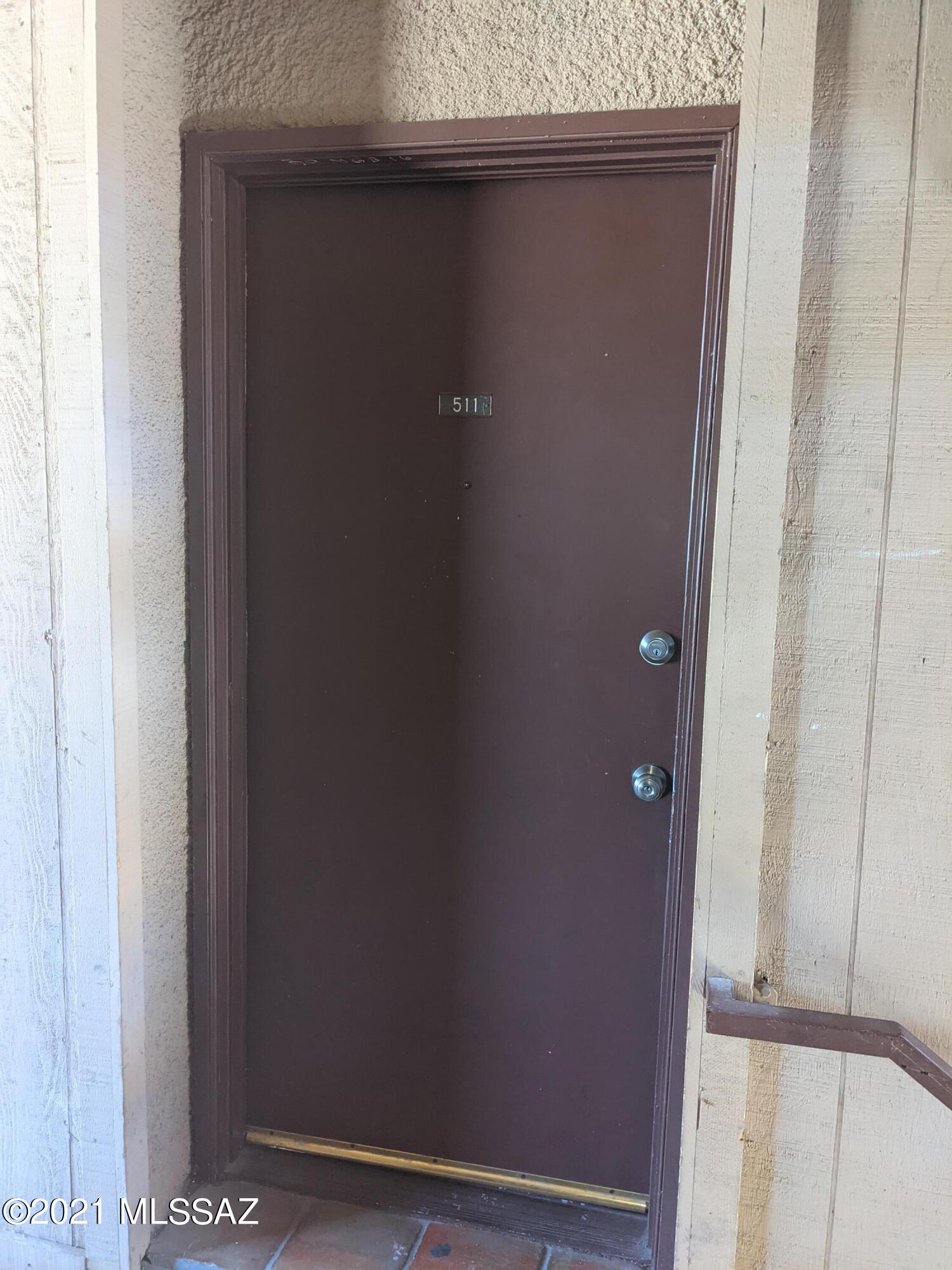This rental consist of 2 bedroom with 2 baths located on the 2nd floor. It comes with central air conditioning, refrigerator, electric range, microwave, dishwasher. Nice view off the balcony. Close to the  UofA and dining and transportation. Laundry facilities and access to pool. Schedule your tour today. 
www.rangerhomerentals.com