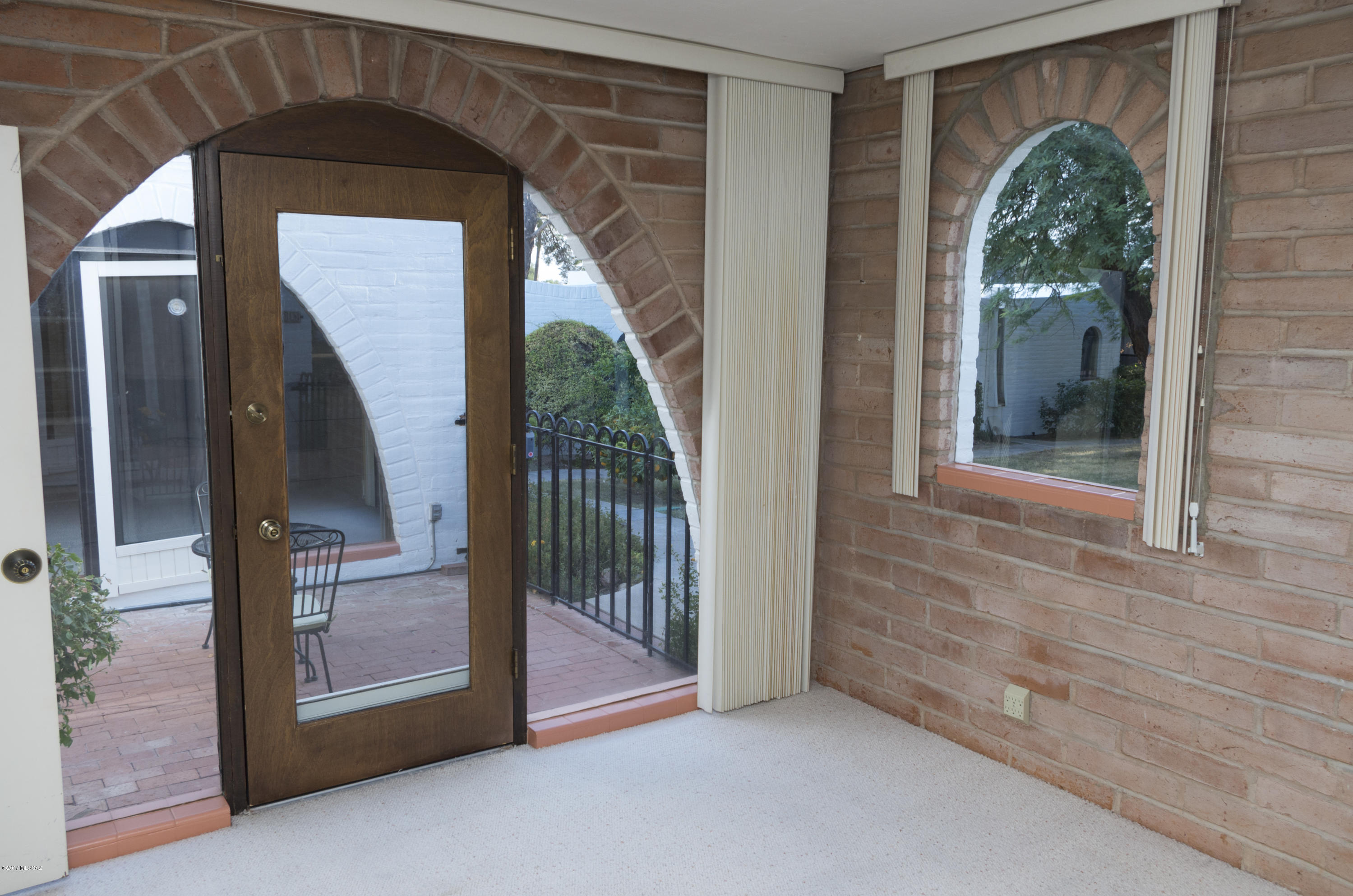 Las Lomitas (1) - Residential