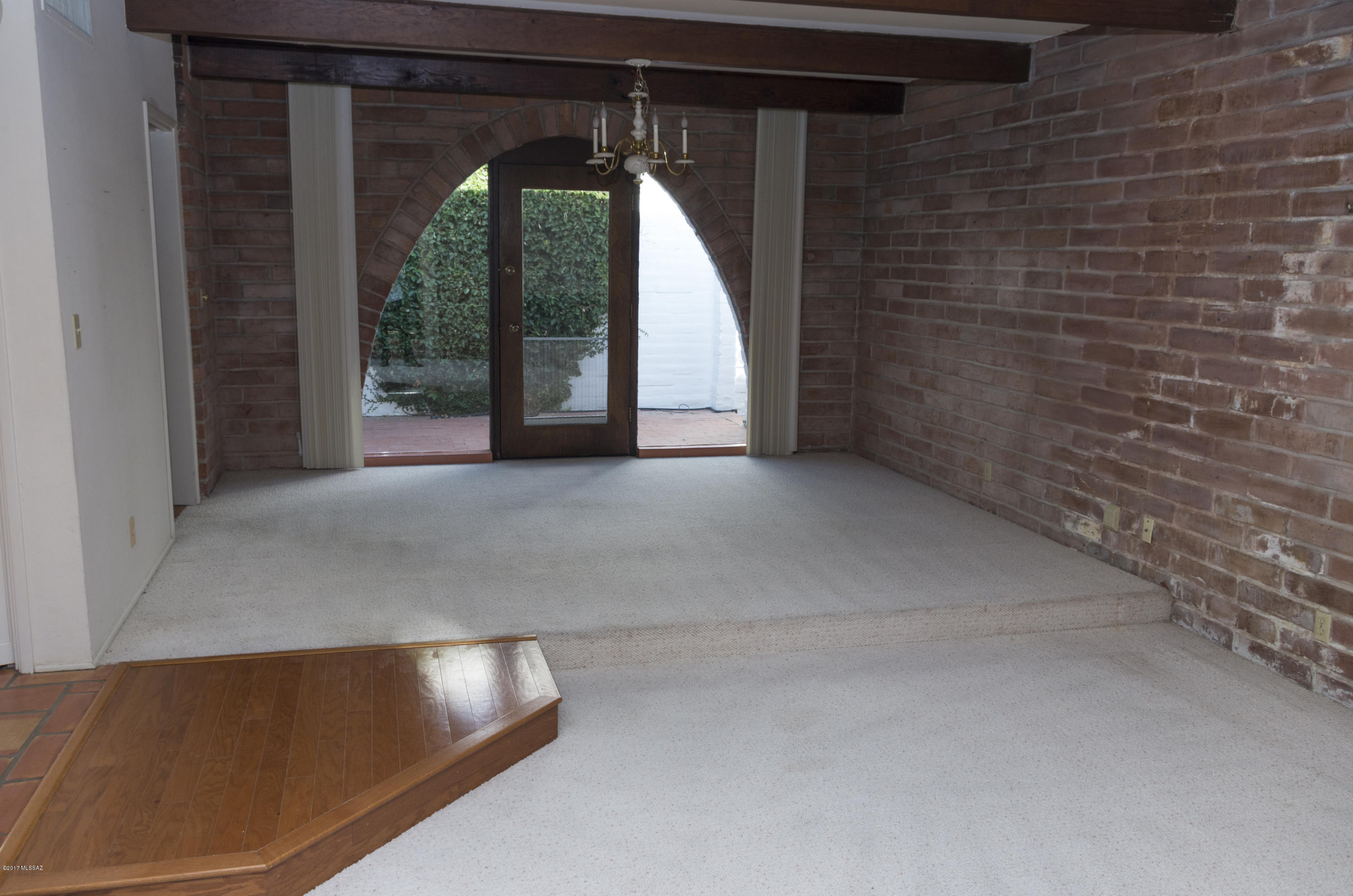 Las Lomitas (1) - Residential