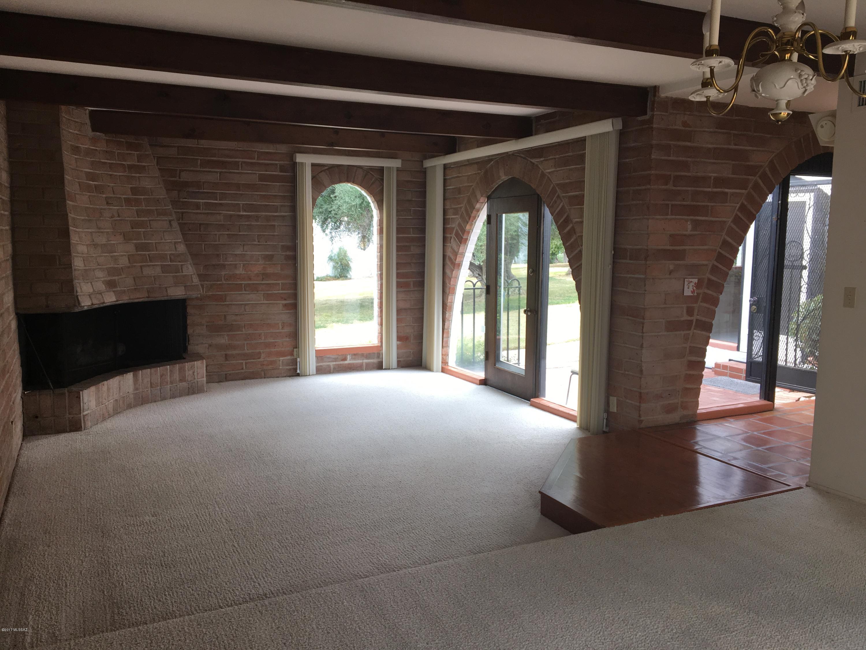 Las Lomitas (1) - Residential