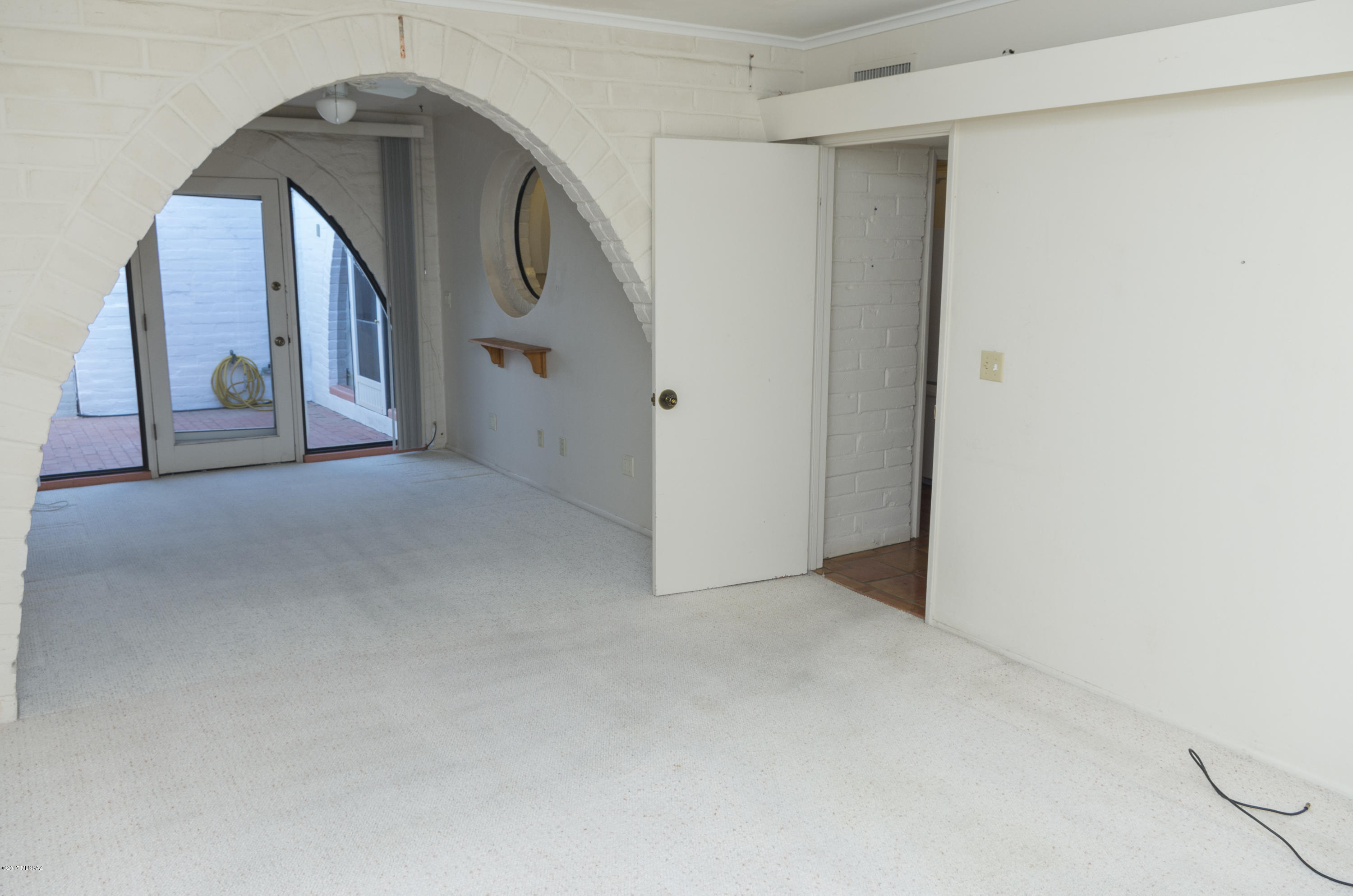 Las Lomitas (1) - Residential