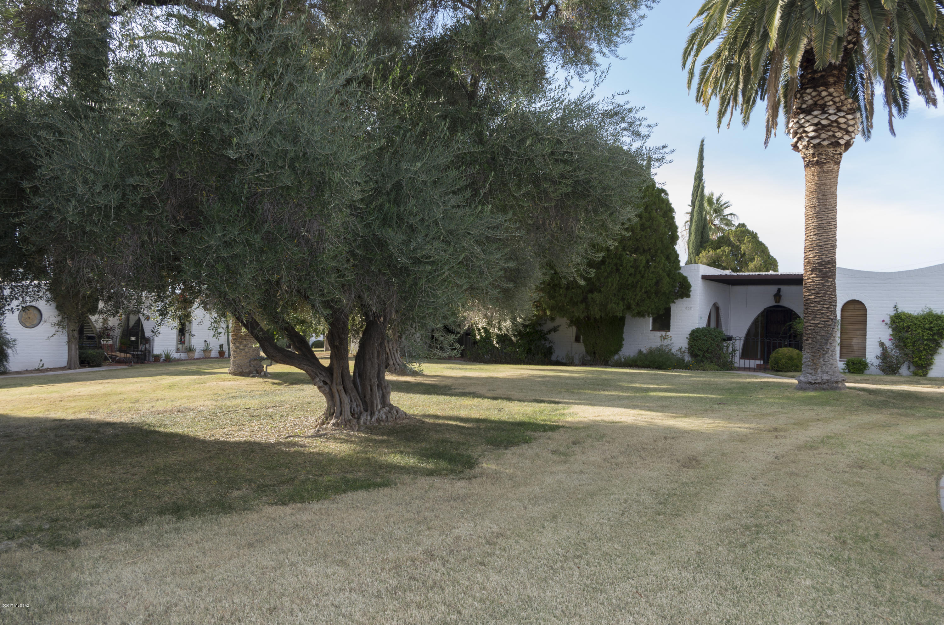 Las Lomitas (1) - Residential