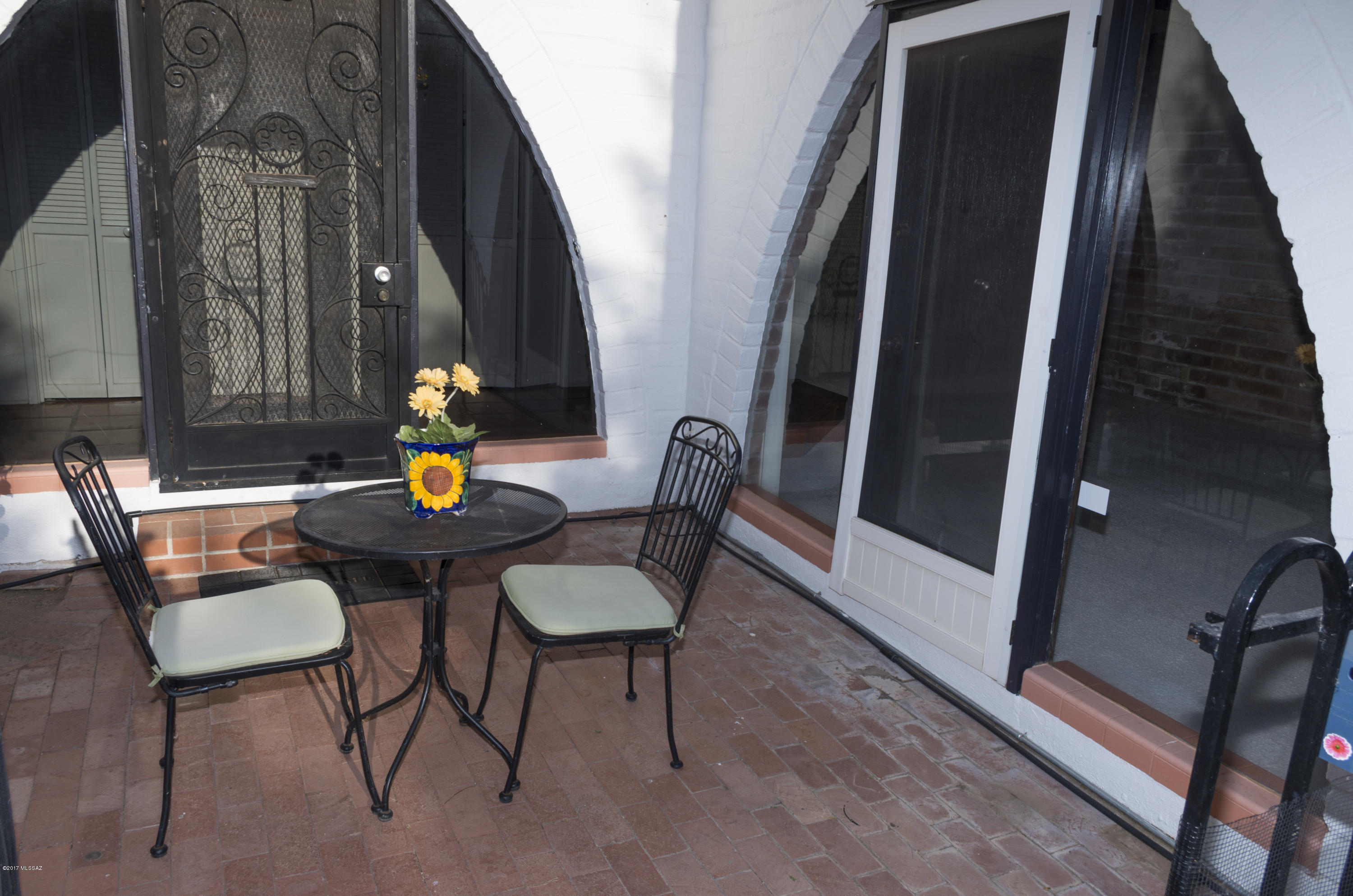 Las Lomitas (1) - Residential
