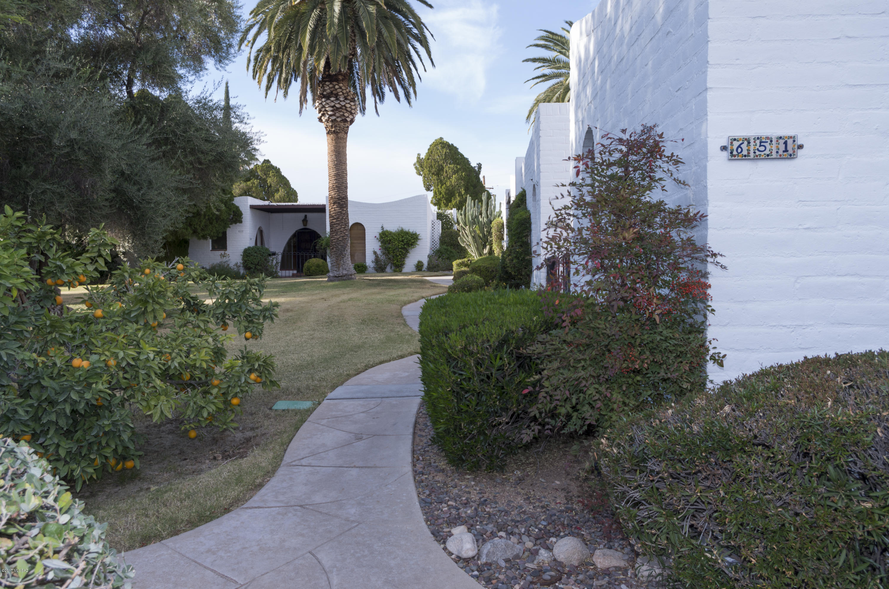 Las Lomitas (1) - Residential