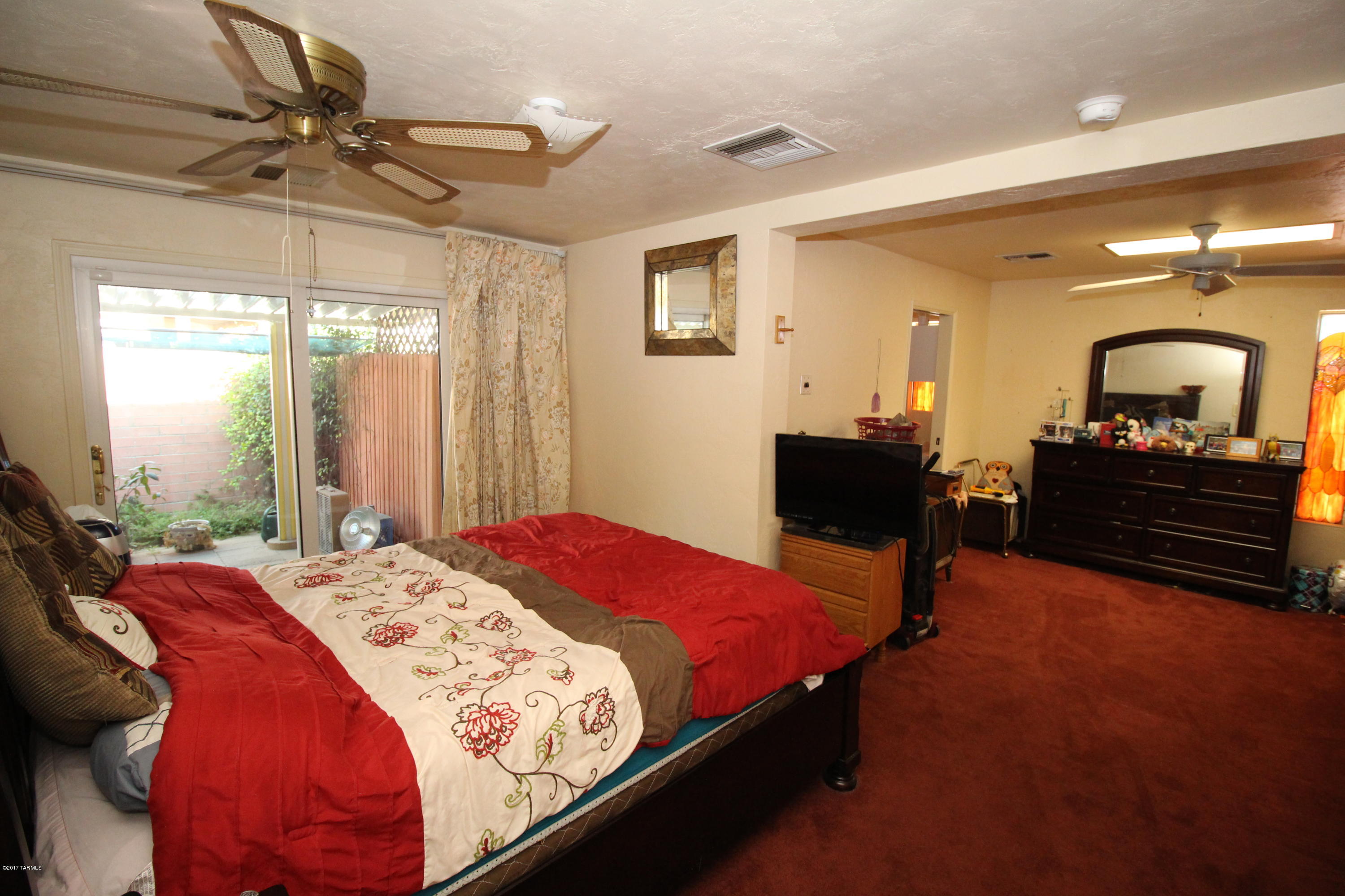 Country Club Manor - Residential