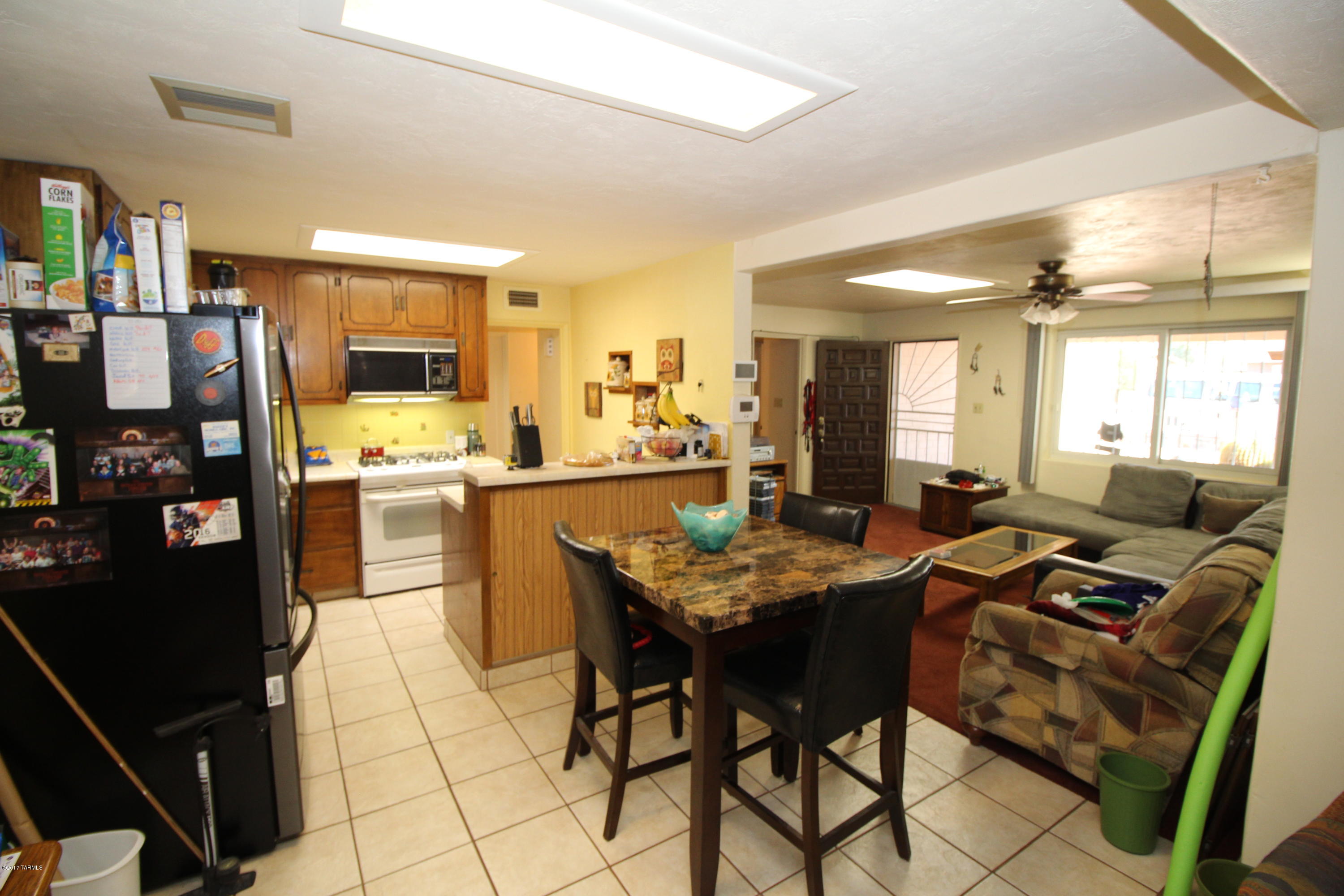 Country Club Manor - Residential