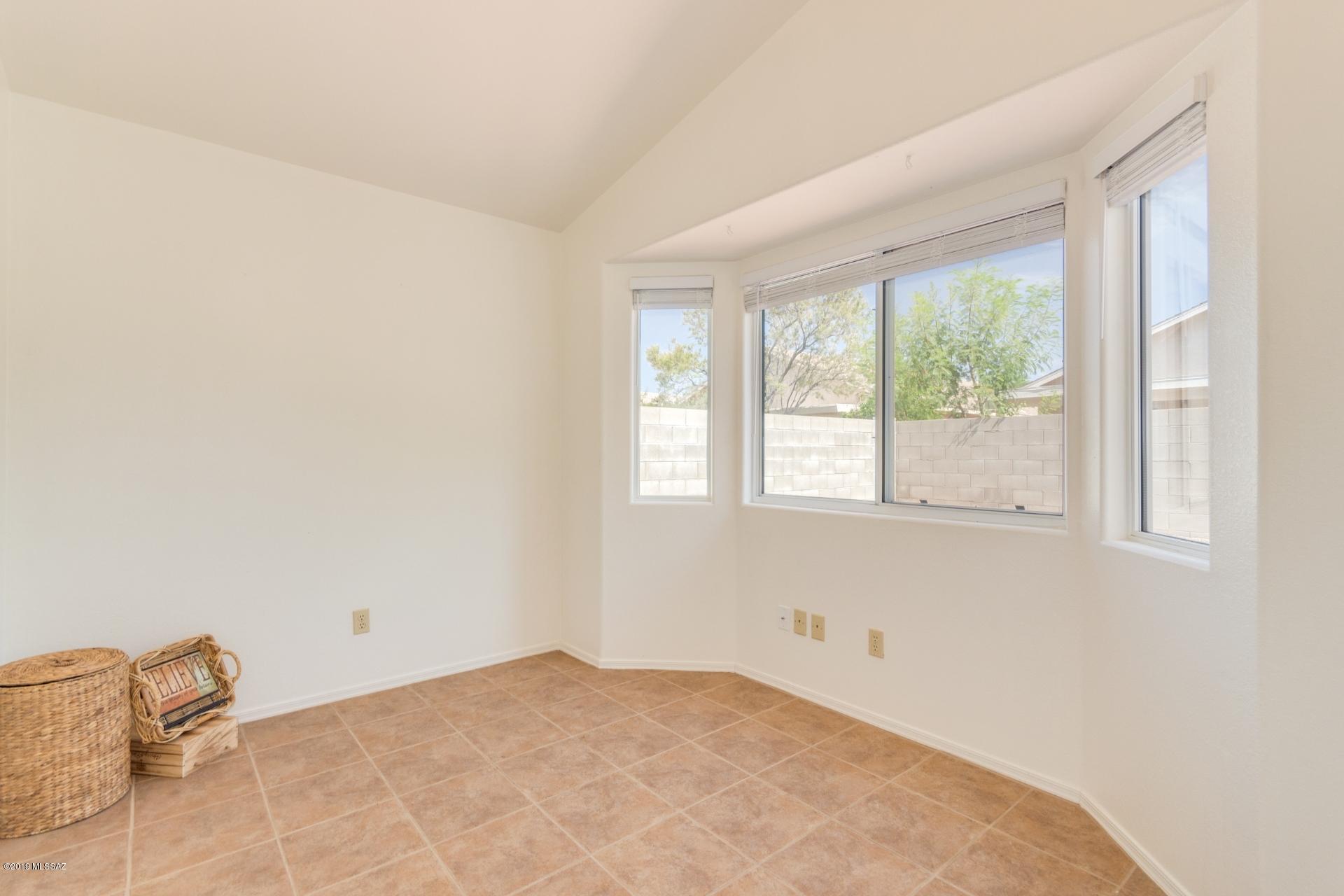 Hacienda Del Oro (1-78) - Residential
