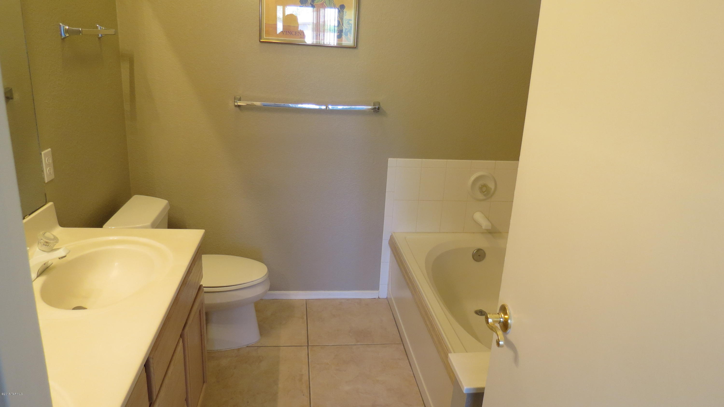 Bluffs (The) 2 - Residential Lease