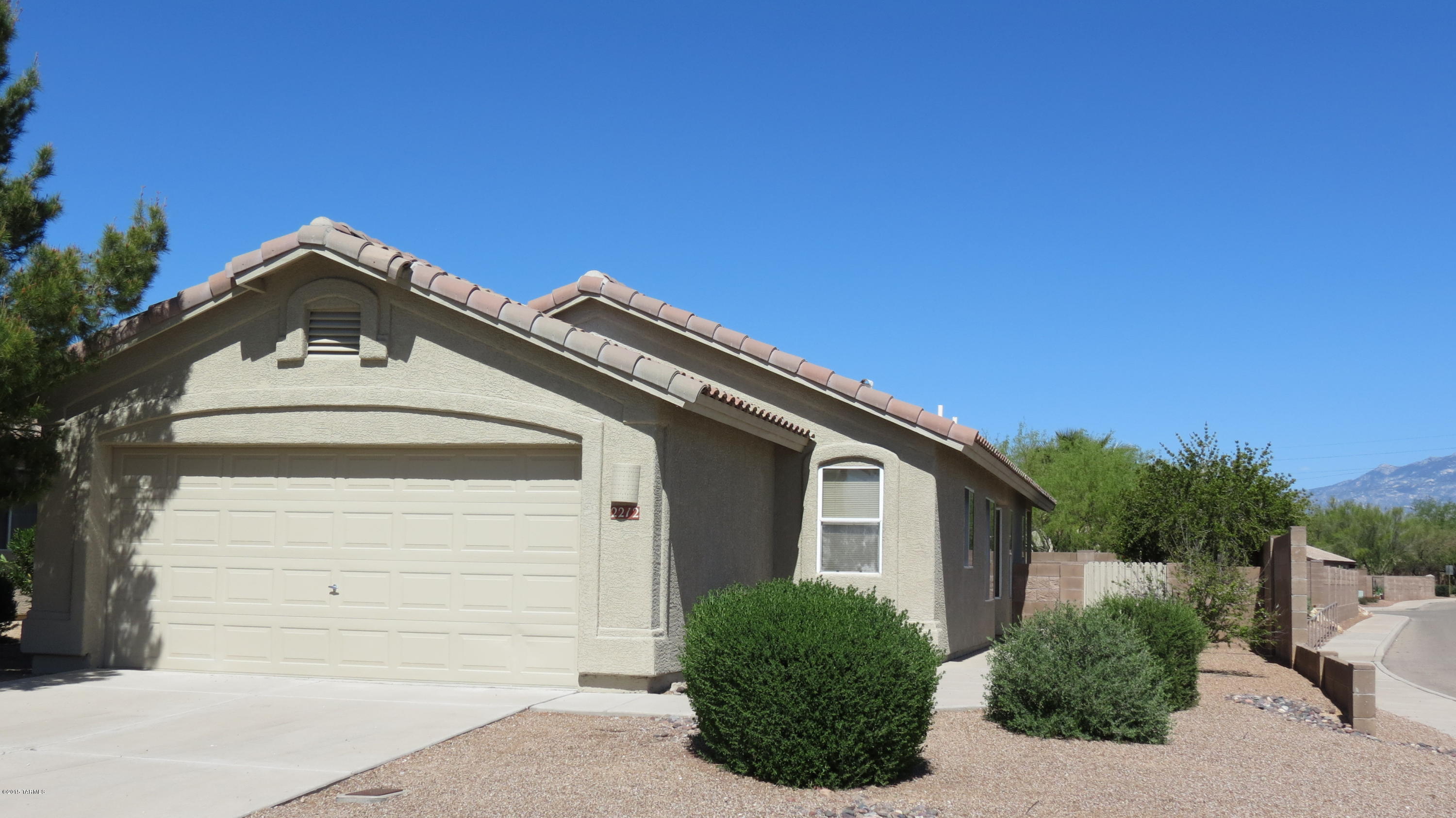 Very nice 2 bedroom plus den & 2 bath home located in the bluffs II. this home offers very spacious rooms throughout, vaulted ceilings, tile and ceiling fans, master bedroom has walk-in closet, master bathroom has double sinks and shower, covered patio, 2 car garage. This home will be clean and ready by 07/05/2016