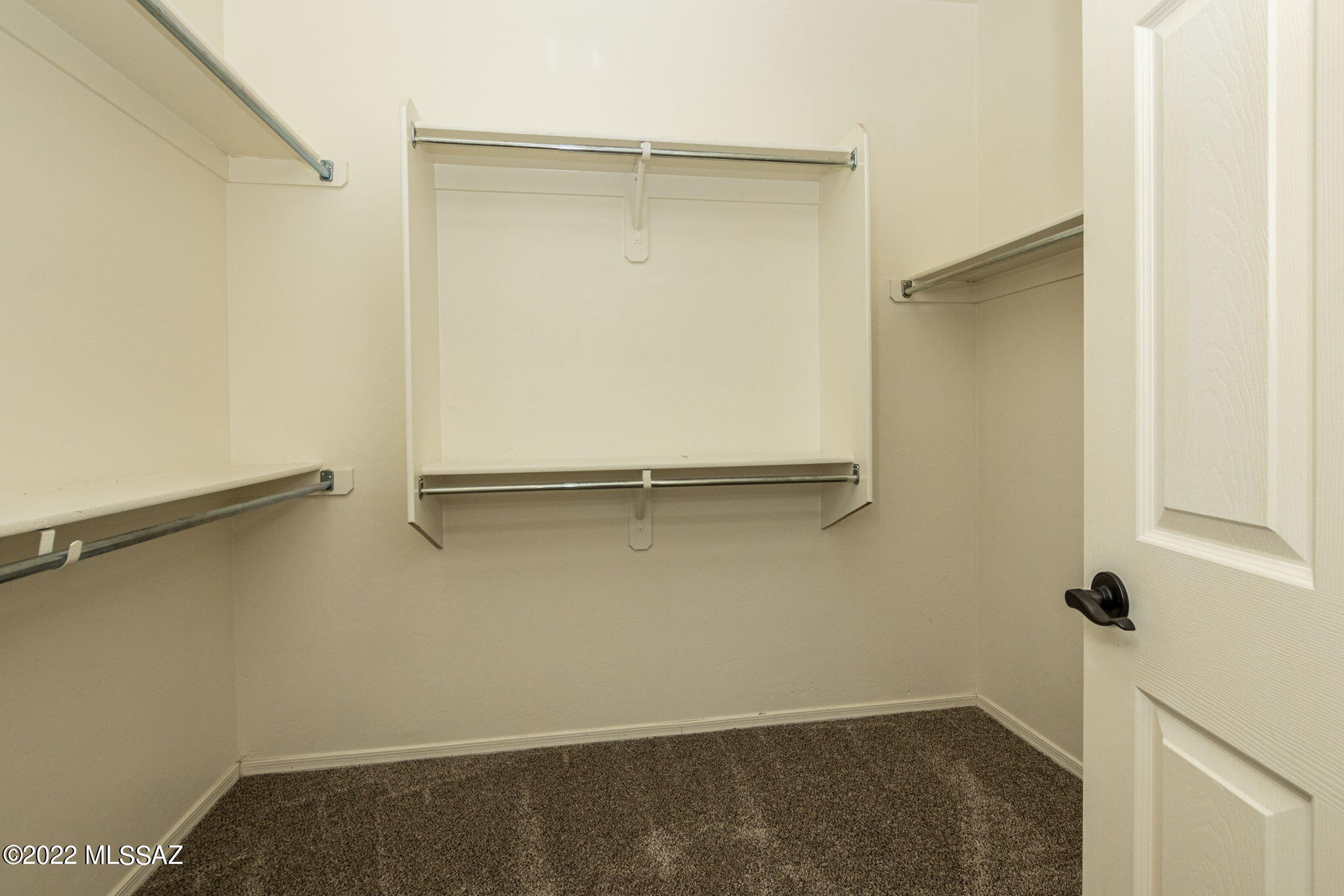 Lago Sereno (1-99) - Residential