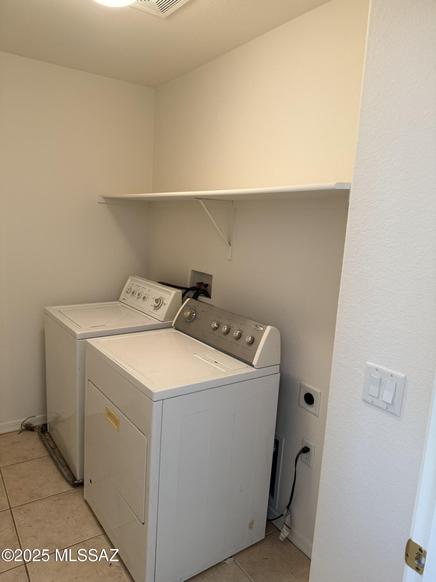 Presidio De Cancion (1-200) - Residential Lease