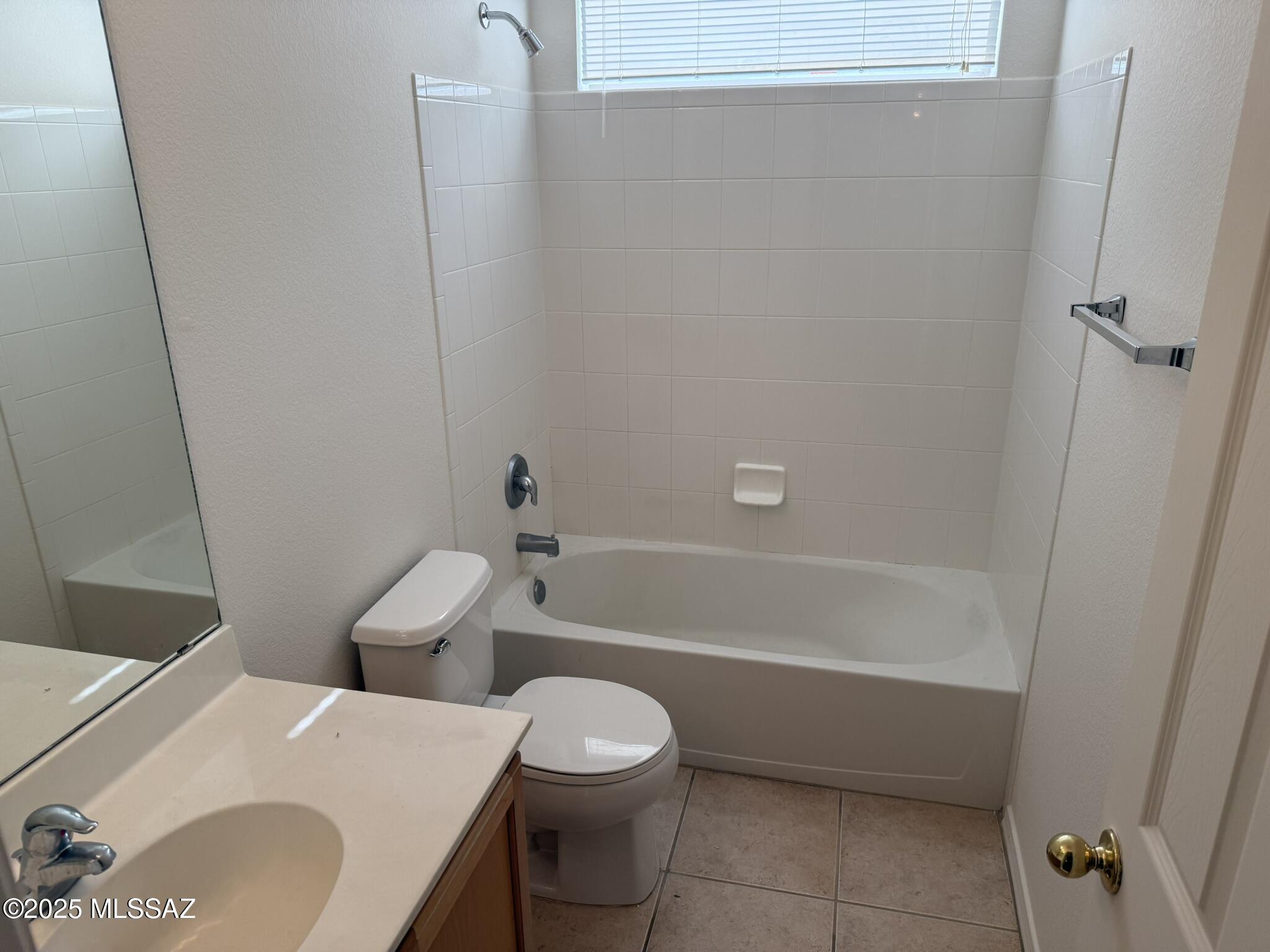 Presidio De Cancion (1-200) - Residential Lease