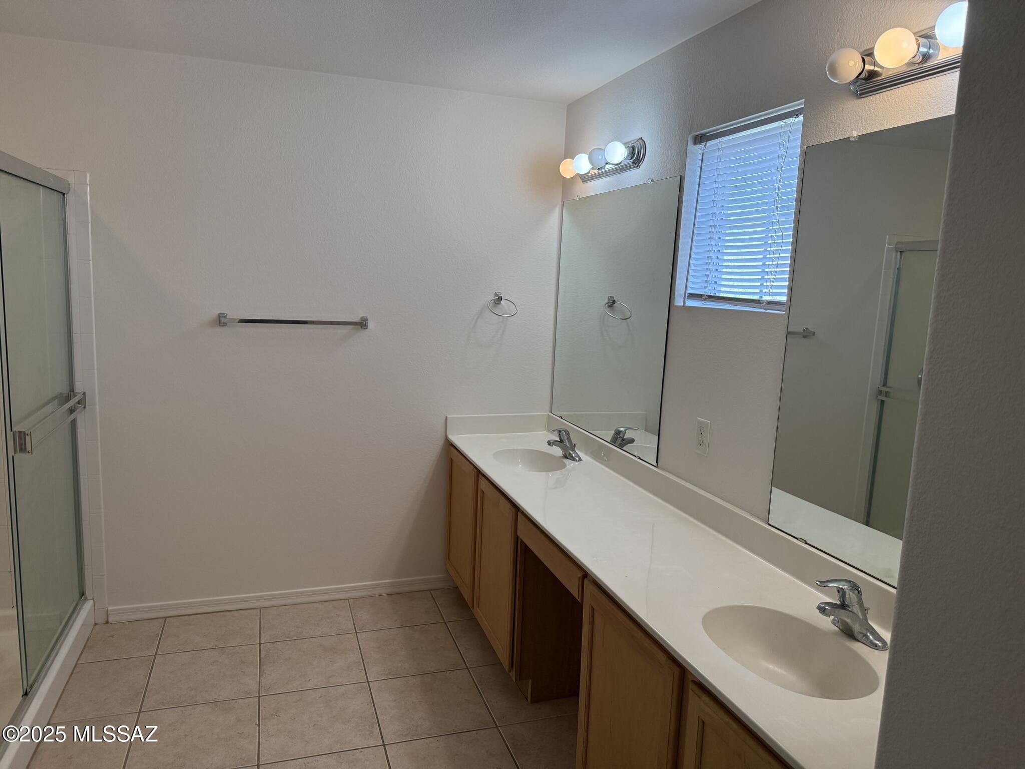 Presidio De Cancion (1-200) - Residential Lease