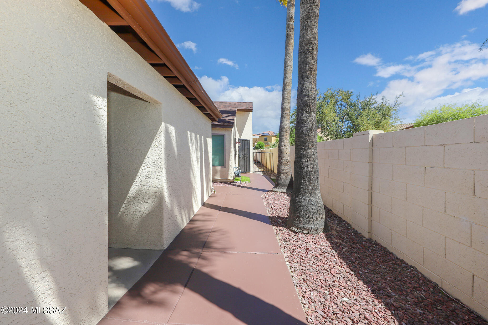 Countryside Shadows (1-72) - Residential