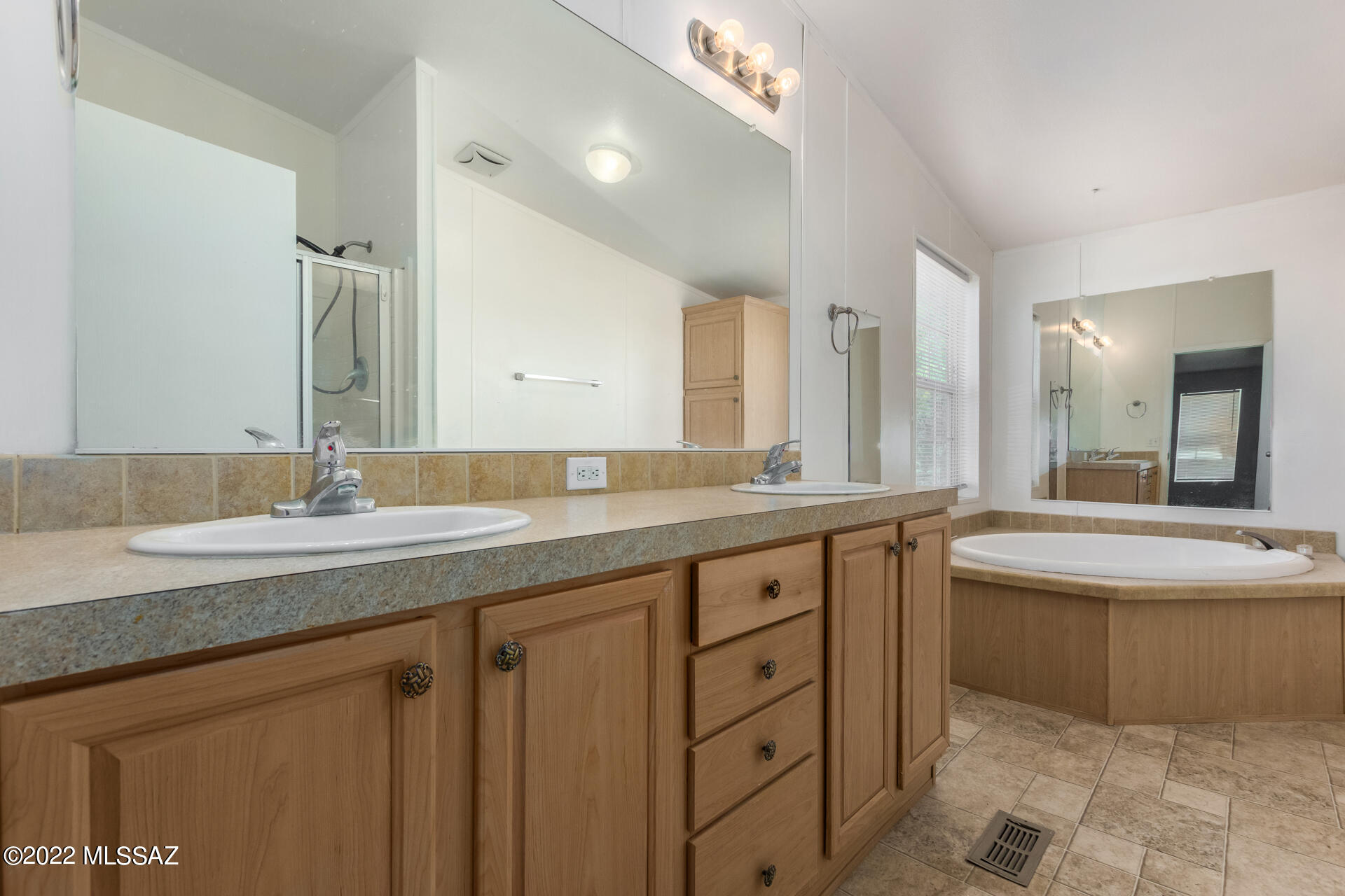 Paradise Estates (1-22) - Residential