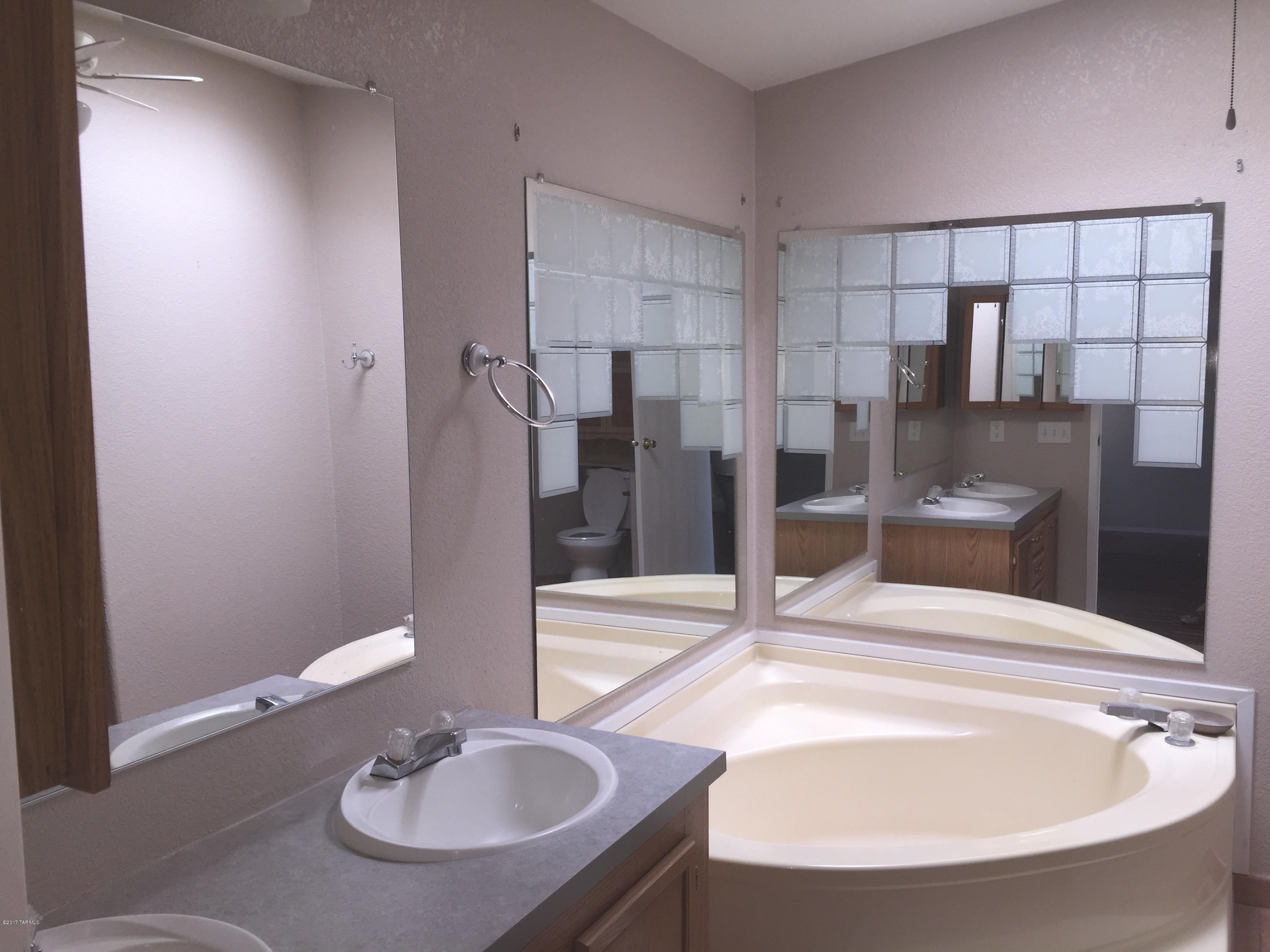 Window Rock East (1-119) - Residential Lease