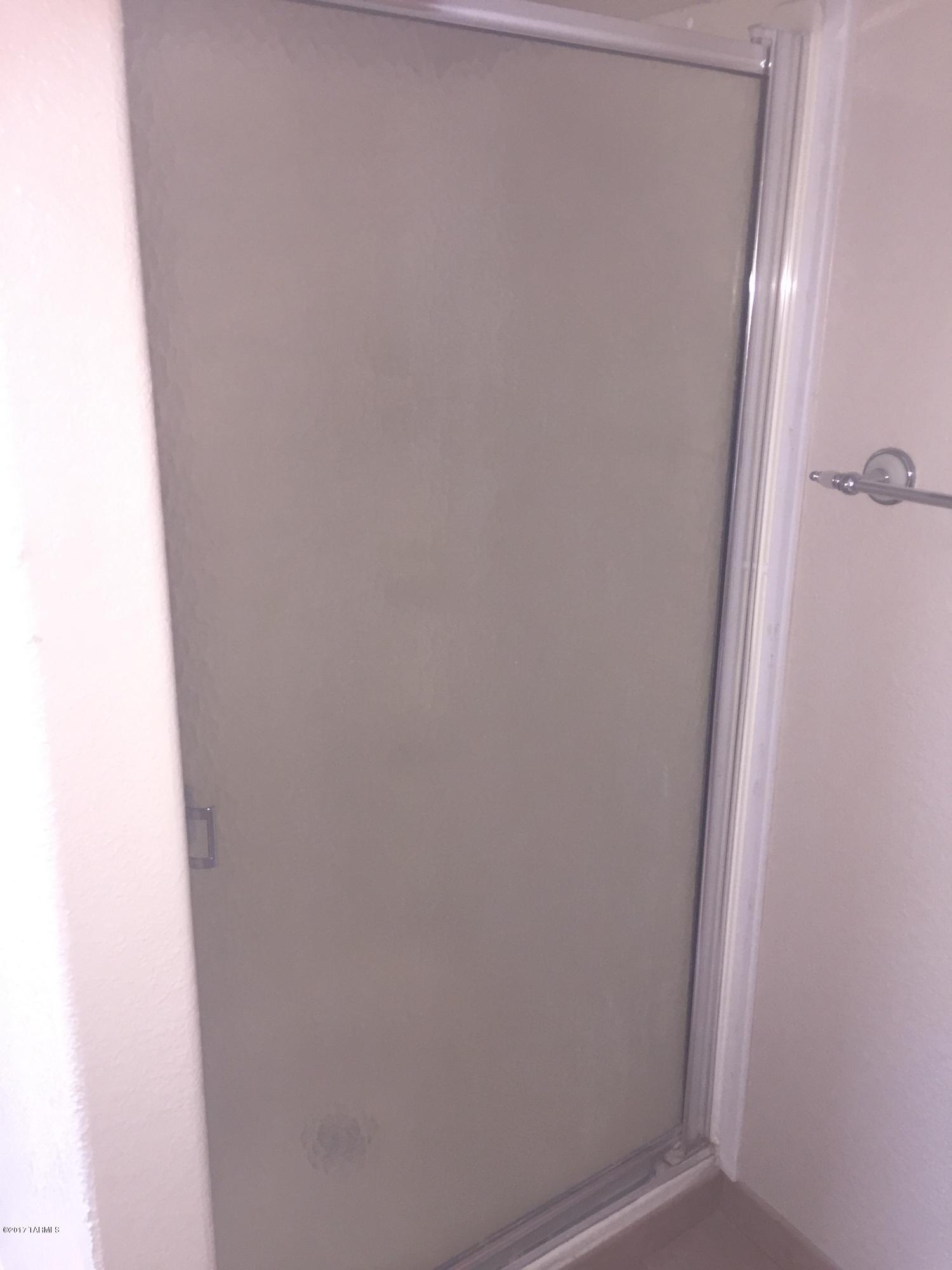 Window Rock East (1-119) - Residential Lease