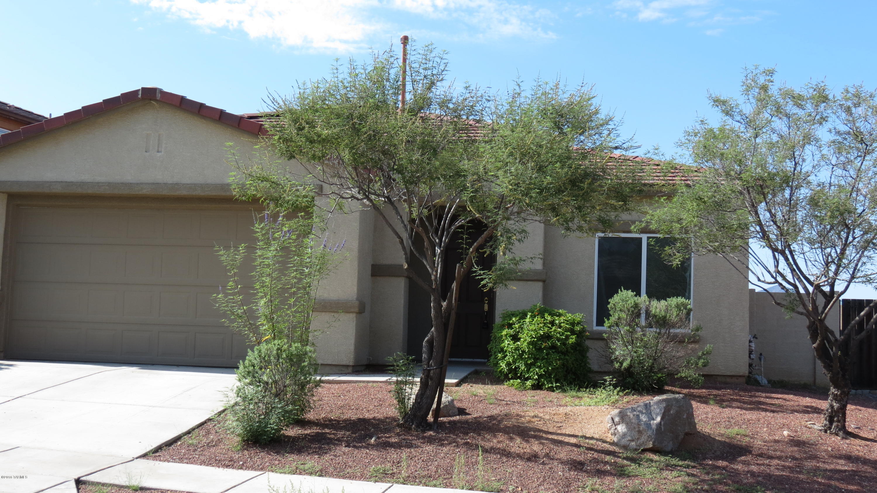 Excellent 3 bedroom 2 bath home, this home offers formal living/dining rooms, large family room off kitchen, very spacious kitchen, nice master suite and extra large bathroom area, lots of neutral colors throughout, new paint, new flooring, covered patio, this home is clean and ready now.