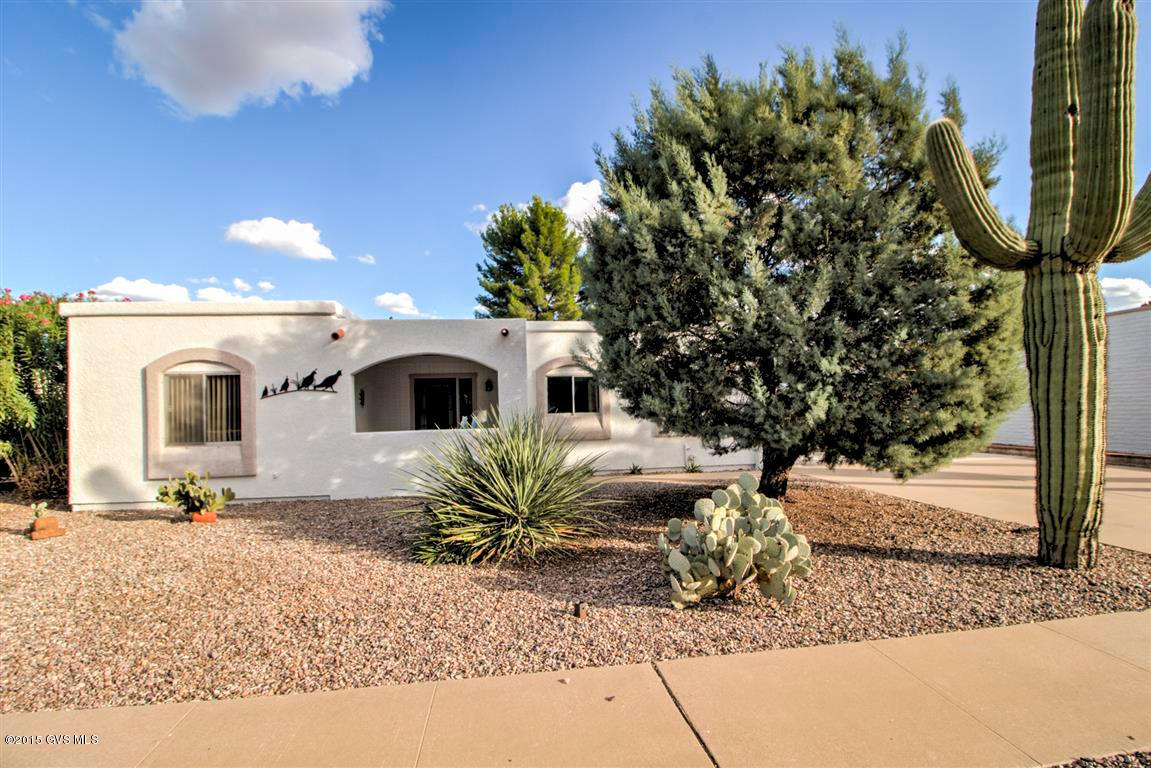 Charming 2 bed, 2 bath comfy home! With ample room for Family and Guests. Cozy kitchen has dining for two, the patio has mountain views and some privacy too. There is additional parking for extra vehicles and close to one of the Green Valley Recreation Facillities and walking paths!