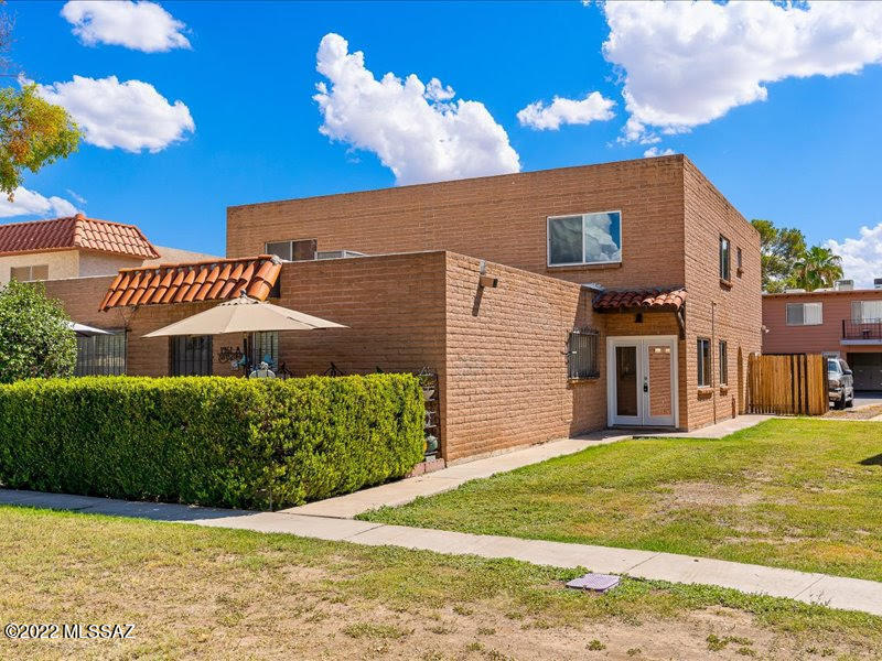 One of a kind 2-bedroom, 2-bathroom and 2 Story condo. Artistically remodeled and updated with new appliances, located in Monte Catalina Estates. 
Counts with storage spaces in the covered parking garage. 
Homeowner's association covers water, water heater, sewer, trash, termite, roof, and the exterior of the building.
Has 2 Community Pools and Community Center.  
Within 3 miles from Hospitals, Churches, Schools, Udal Park, lots of restaurants, grocery stores, Park Place Mall, kid's entertainment, Bars and Saloons. 
Walking distance to Rillito River walk and a short drive to Mount Lemmon, Sabino Canyon, and Redington Pass. Move in Ready!!!