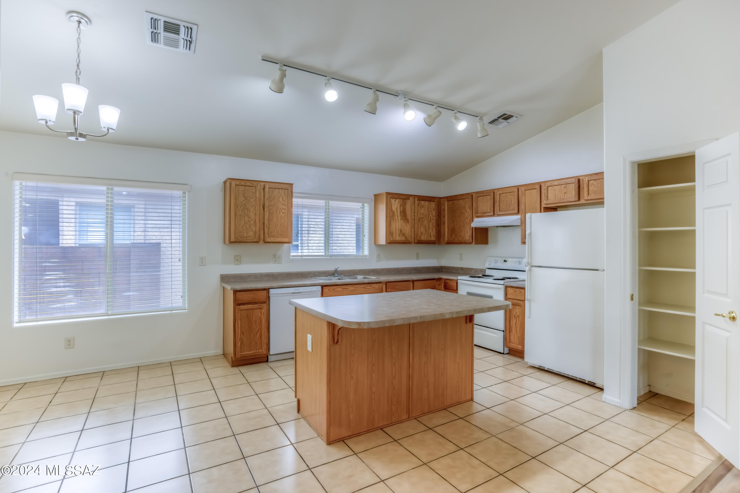 Rancho Del Lago (608-1030) - Residential