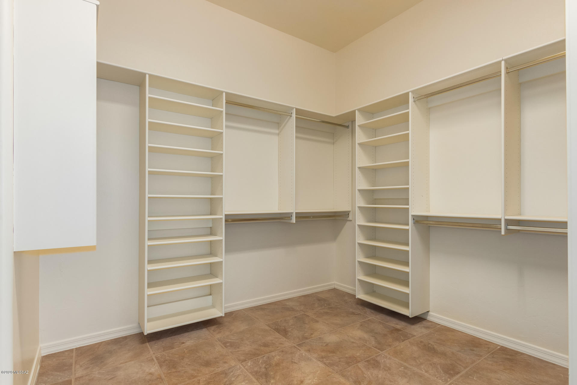 Mira Vista (1-60) - Residential