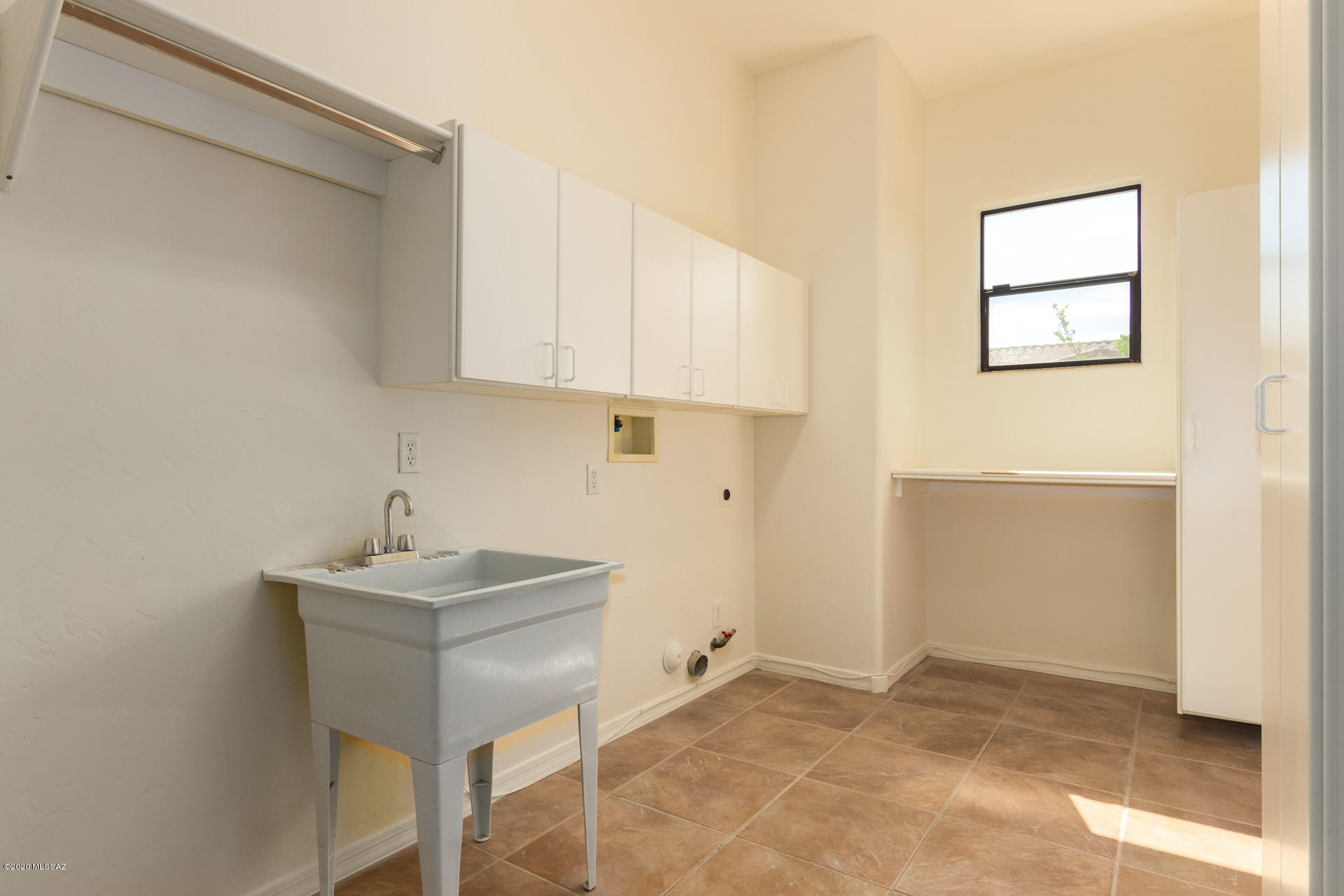 Mira Vista (1-60) - Residential
