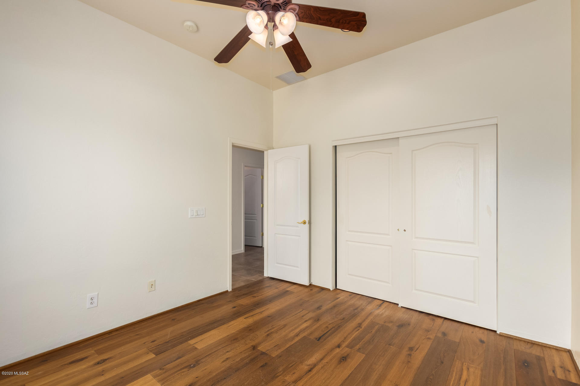 Mira Vista (1-60) - Residential