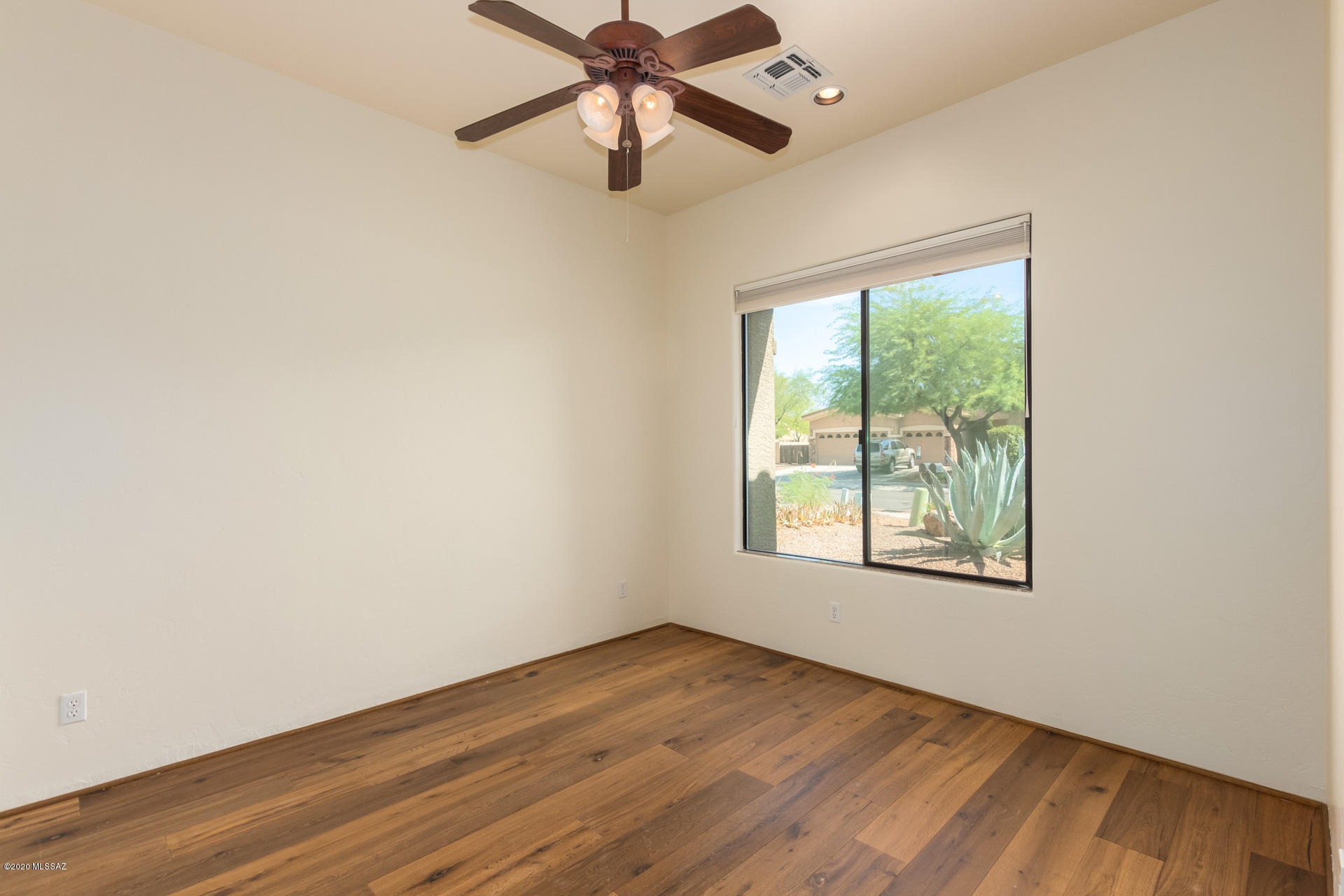Mira Vista (1-60) - Residential
