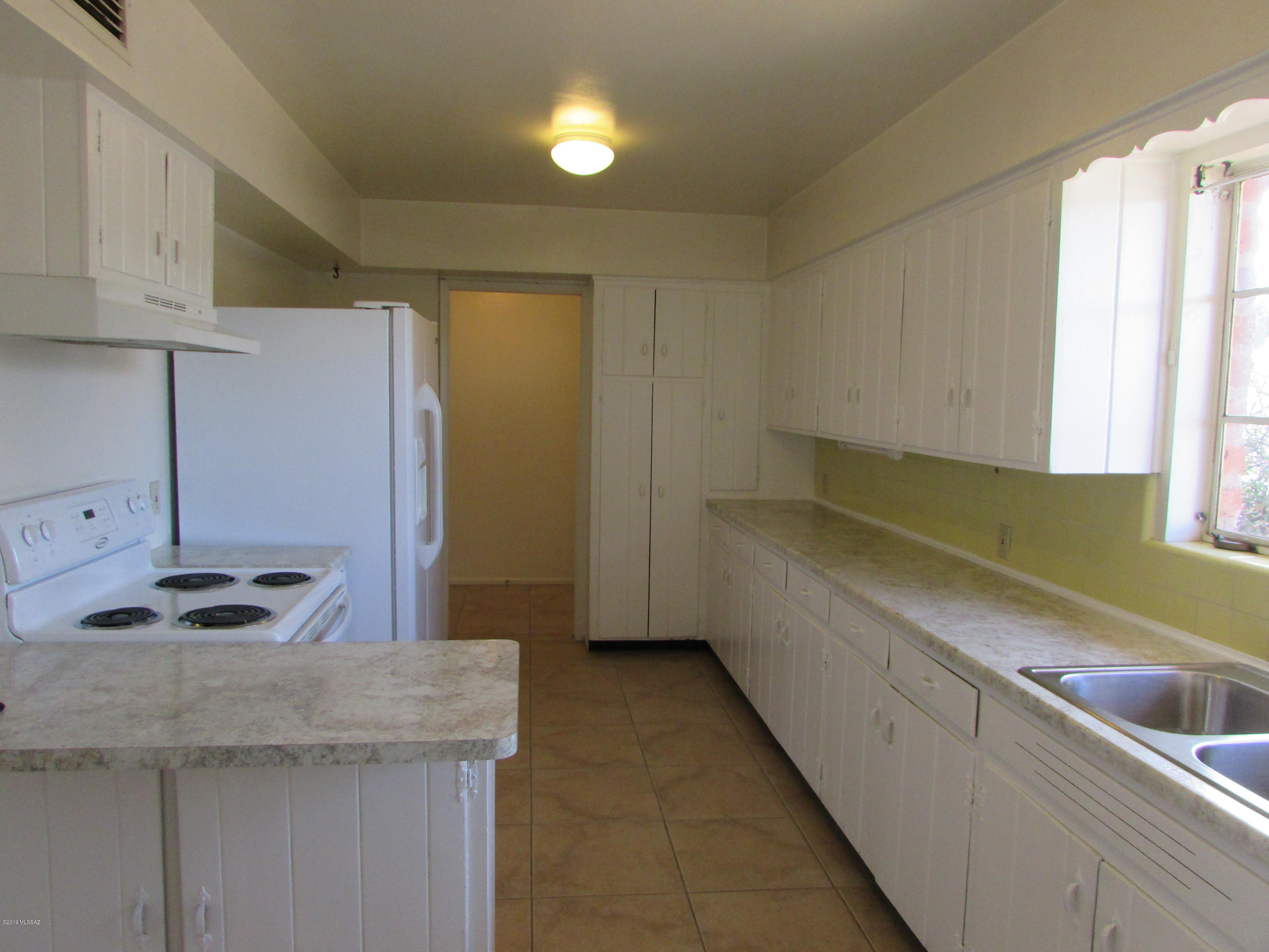 Wilmot Dsrt Est Resub Lt 25 28 - Residential Lease
