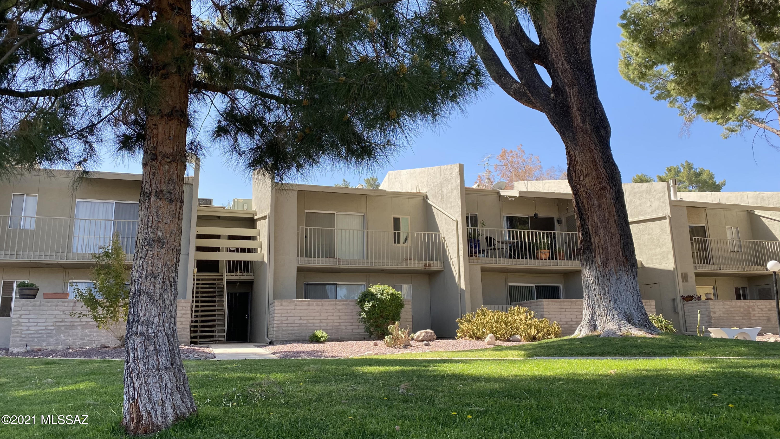 Completely remodeled a few years back..This beautiful Condo is Ultra clean, with beautiful mountain views from the kitchen, living room, and front patio!  Unit has tile flooring through-out, with updated Davis Kitchen cabinets in Kitchen and bathrooms.  2 bedrooms, 2 full bathrooms, master has walk-in closest, home has storage in guest bath, storage closet in living room, and storage closet in hallway. Plus a nice size storage closet located on the front patio.  Must see to appreciate. This beautiful Condo is Ultra clean, with beautiful mountain views from the kitchen, living room, and front patio!  Unit has tile flooring through-out, with updated Davis Kitchen cabinets in Kitchen and bathrooms.  2 bedrooms, 2 full bathrooms, master has walk-in closest, home has storage in guest bath, storage closet in living room, and storage closet in hallway. Plus a nice size storage closet located on the front patio.  Must see to appreciate.