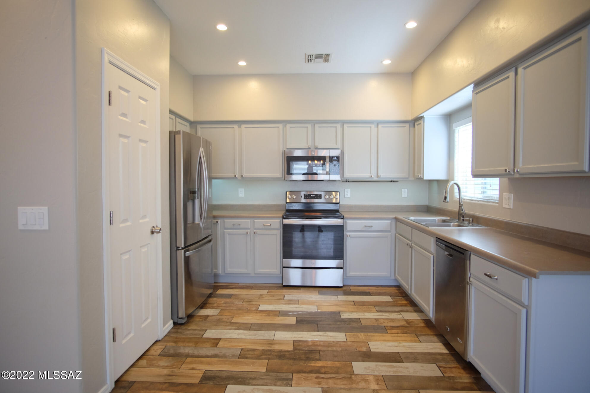 Presidio Del Oro (1-163) - Residential Lease