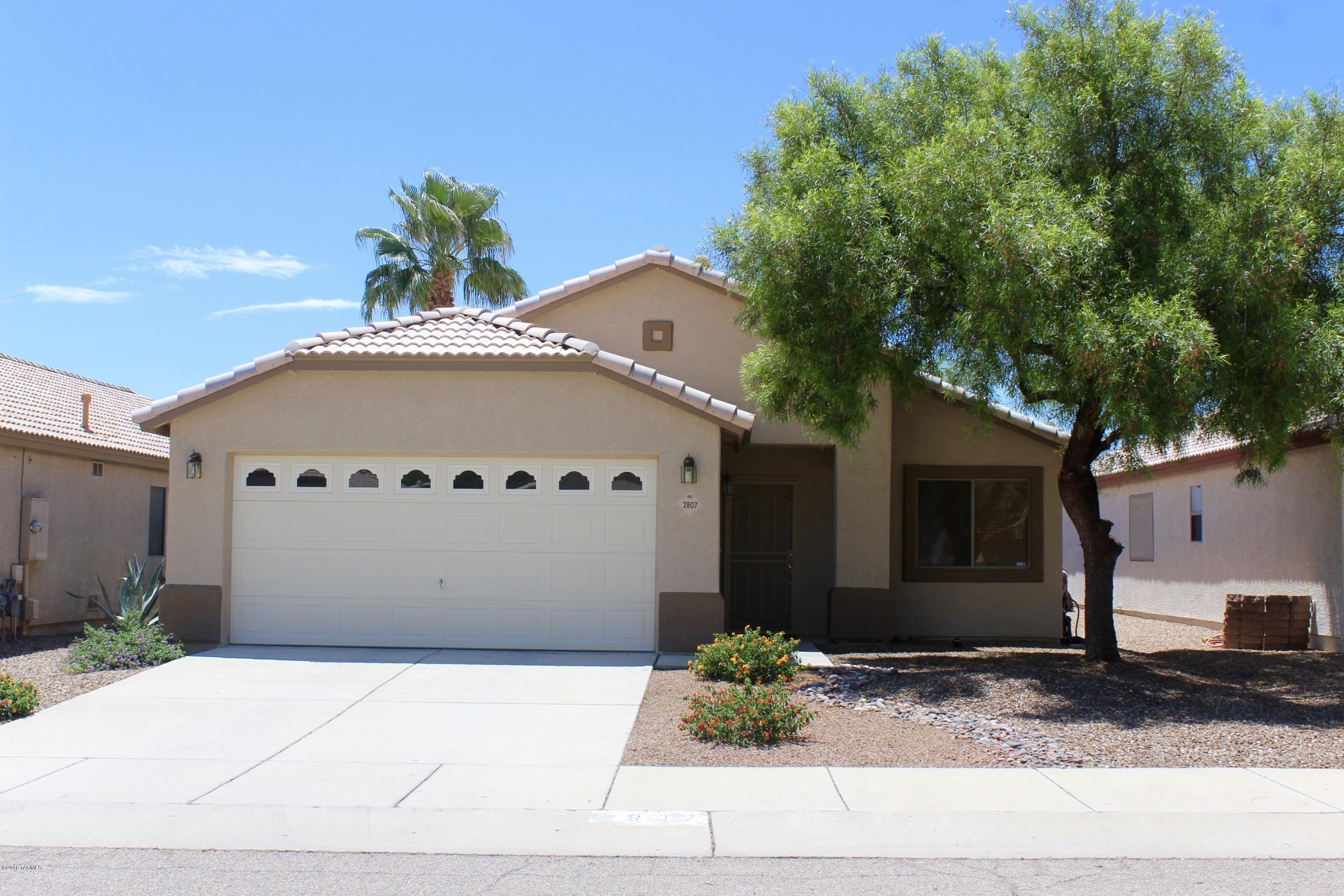 Wonderfully maintained home in a neighborhood in NW Tucson!