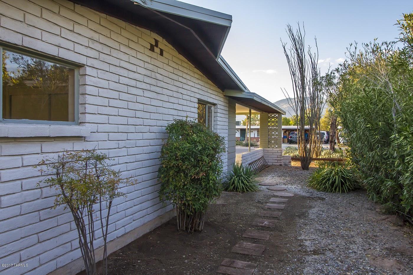 Carlos Terrace - Residential