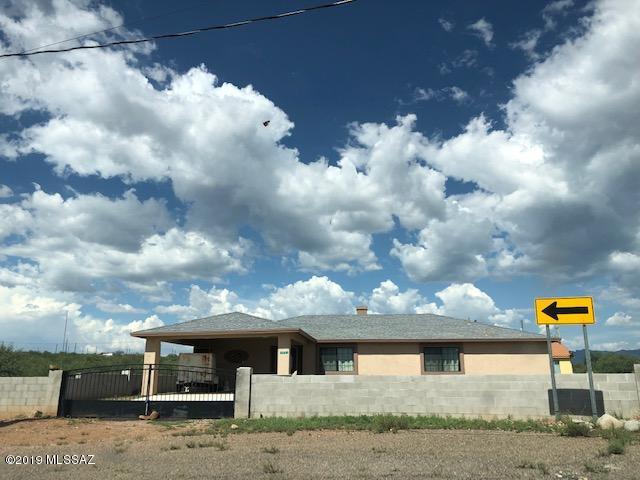 Very well kept 3 bedroom 2.5 bath home with great views. Home Owner has never occupied home since they purchased it in 2008.

Move In Ready !!!
