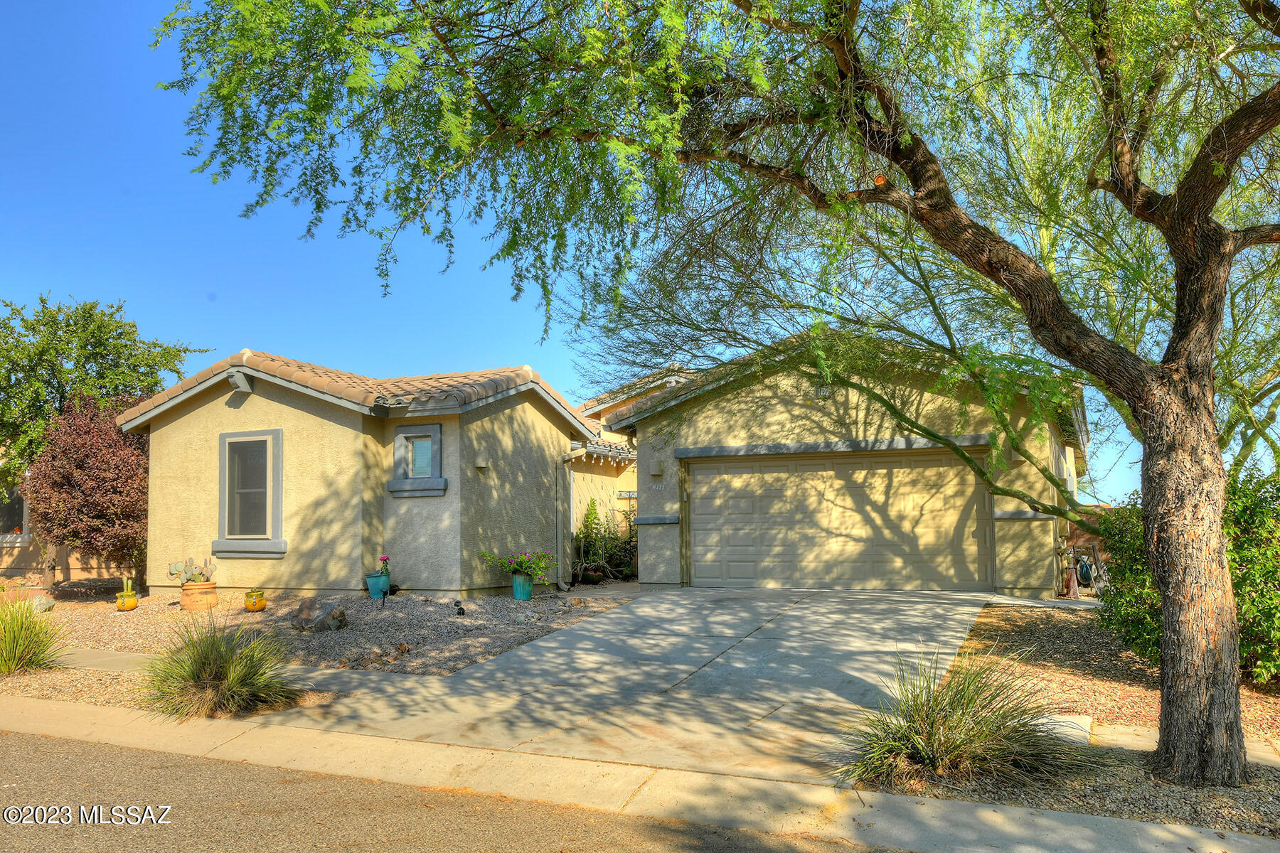 Fabulous 3BR, 2BA +Den located in the popular Sycamore Canyon. Extremely well maintained split bedroom plan has no carpet for easy care. HVAC is approximately 8 years old and has had a duct blast & cleaning professionally done 2022 as well as new HW Heater May 2023. All kitchen appliances included plus water softener and R/O system. As you retire to the pool size back yard, it offers low maintenance with a Play System for the Kids to enjoy for years to come.  As an added bonus enjoy the mountain views to the north and the Sunrise and Sunsets only found in the desert!! Pop out to the Community park that offers pool, playground, basketball, ramada and green space. All this is located in the Acclaimed Vail School District w/easy access to Raytheon, Tech Park and Airport. Welcome home!! NOTE:  Irrigation System shall convey "As Is" Seller disconnected and believes it works but preferred to self water.