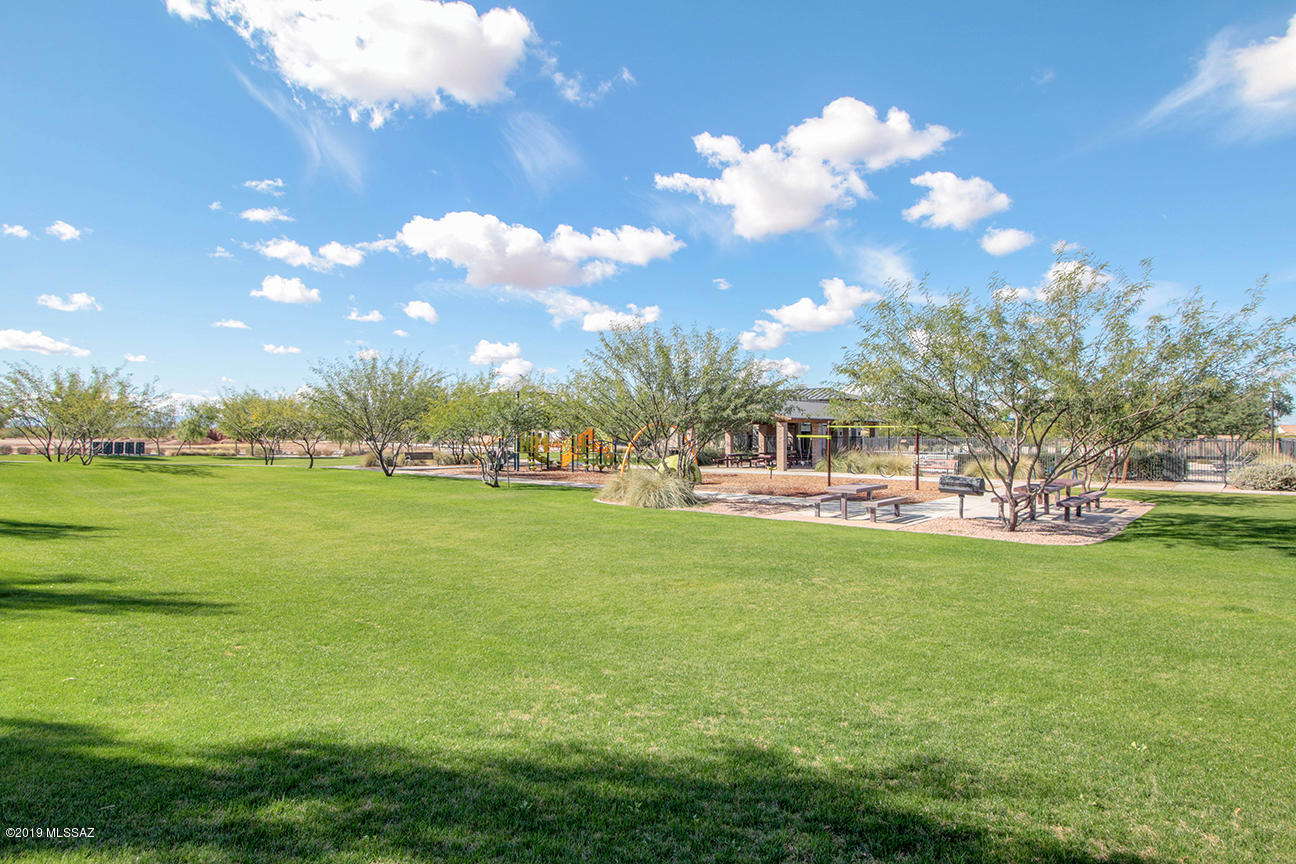 La Estancia De Tucson (1-330) - Residential Lease